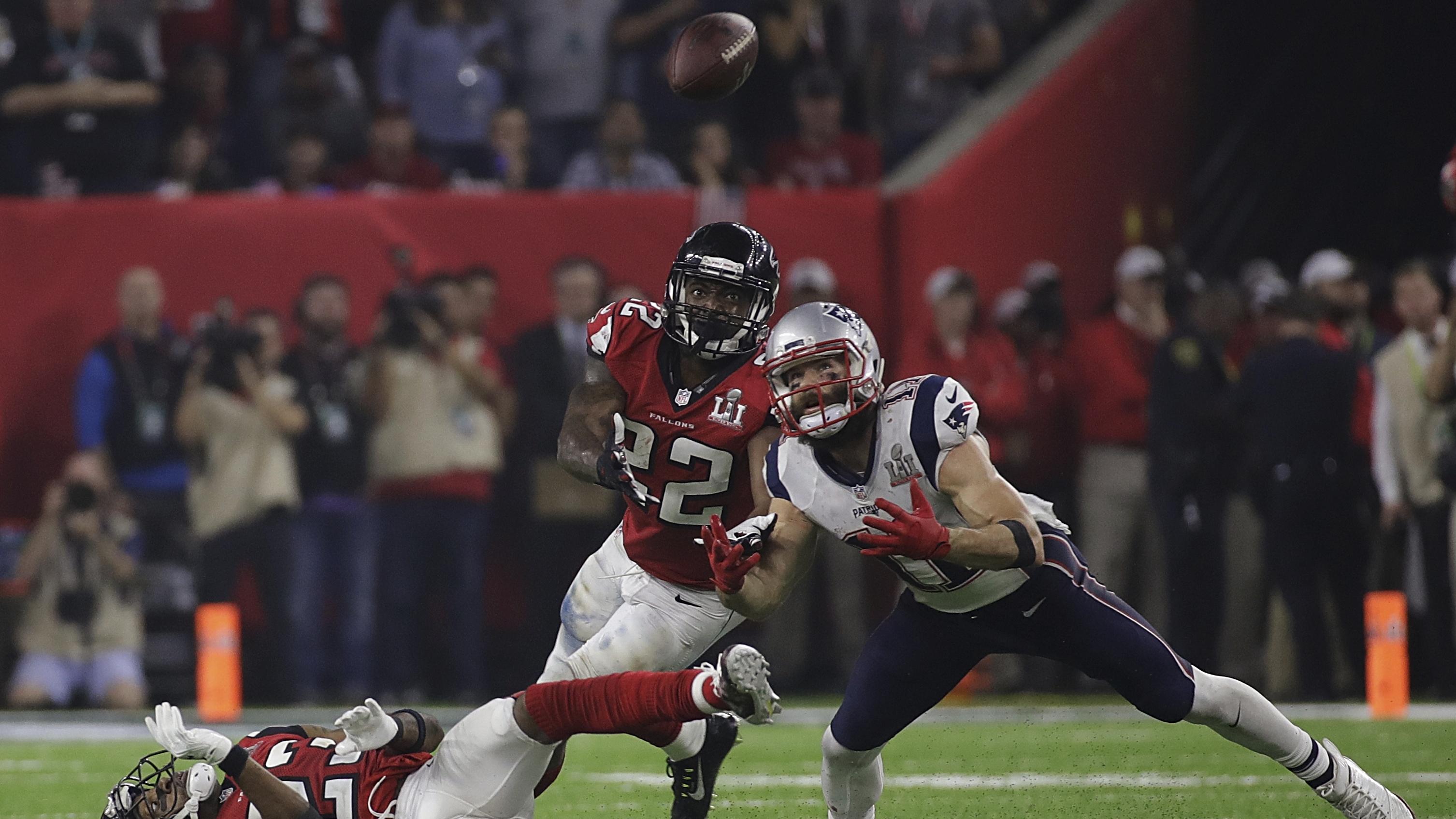 Patriots Icon Julian Edelman Posts Photos to Commemorate Historic Falcons Super Bowl on '3-28 Day'
