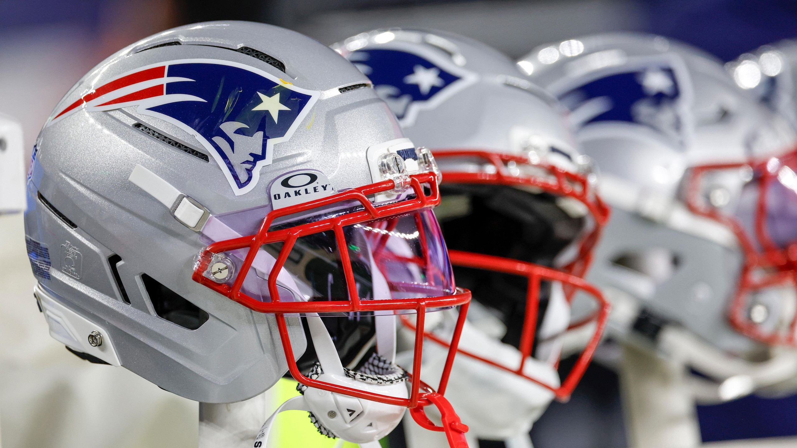 Chargers Patriots Football