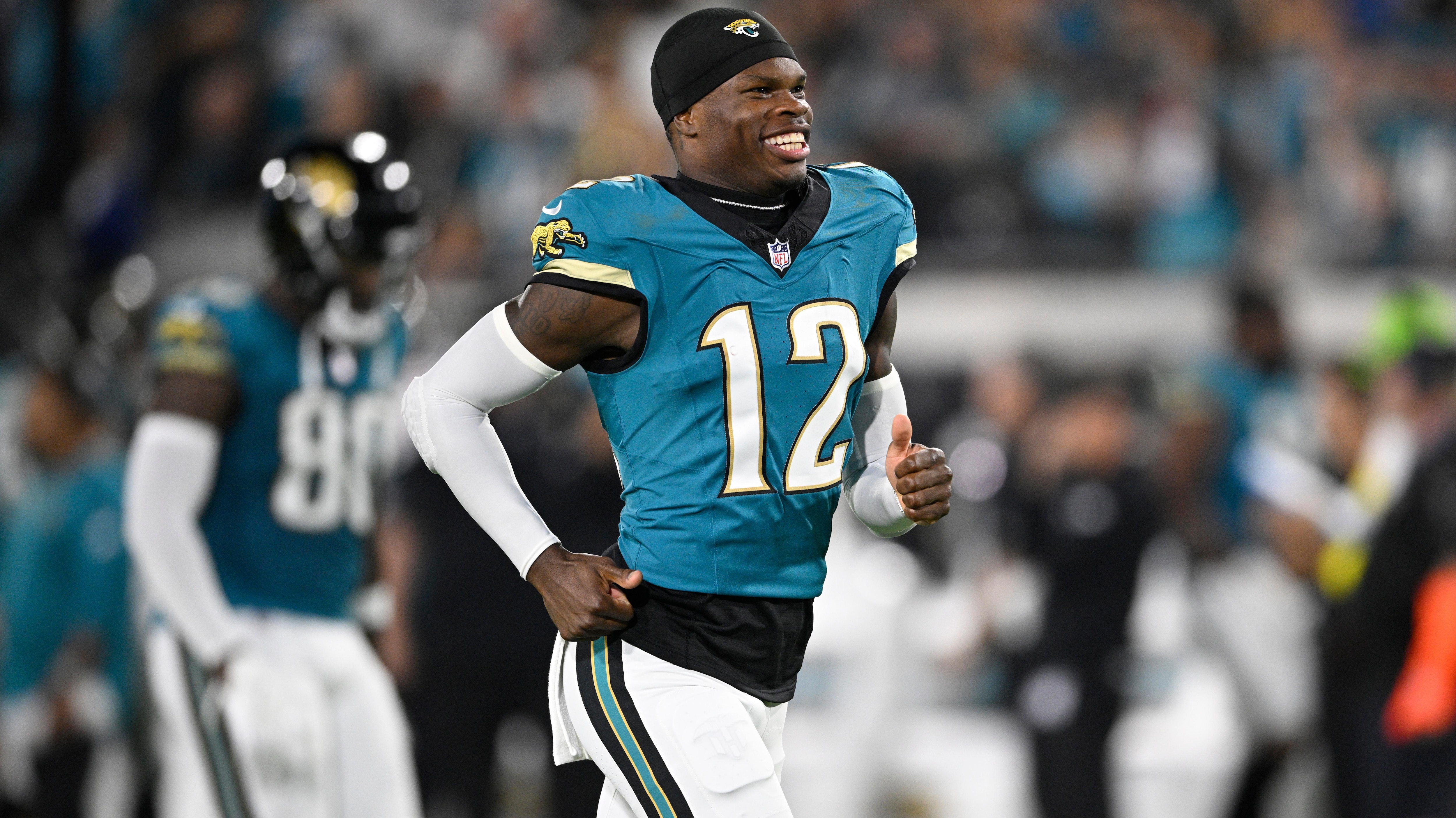 Topps Reveals Bo Jackson, Travis Hunter, Jaxson Dart, More NFL Tecmo Bowl Trading Cards in Photos