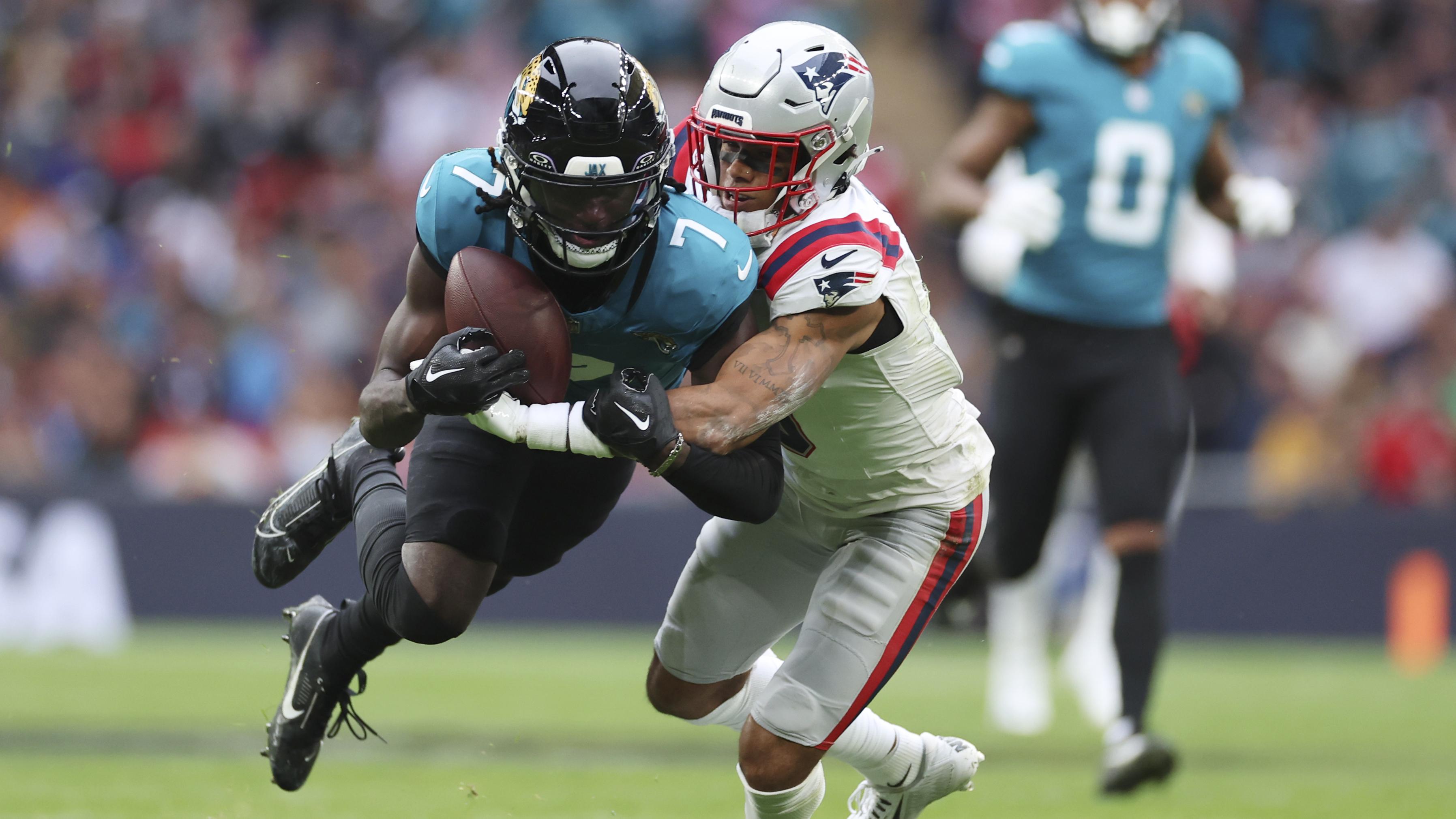 APTOPIX Patriots Jaguars Football