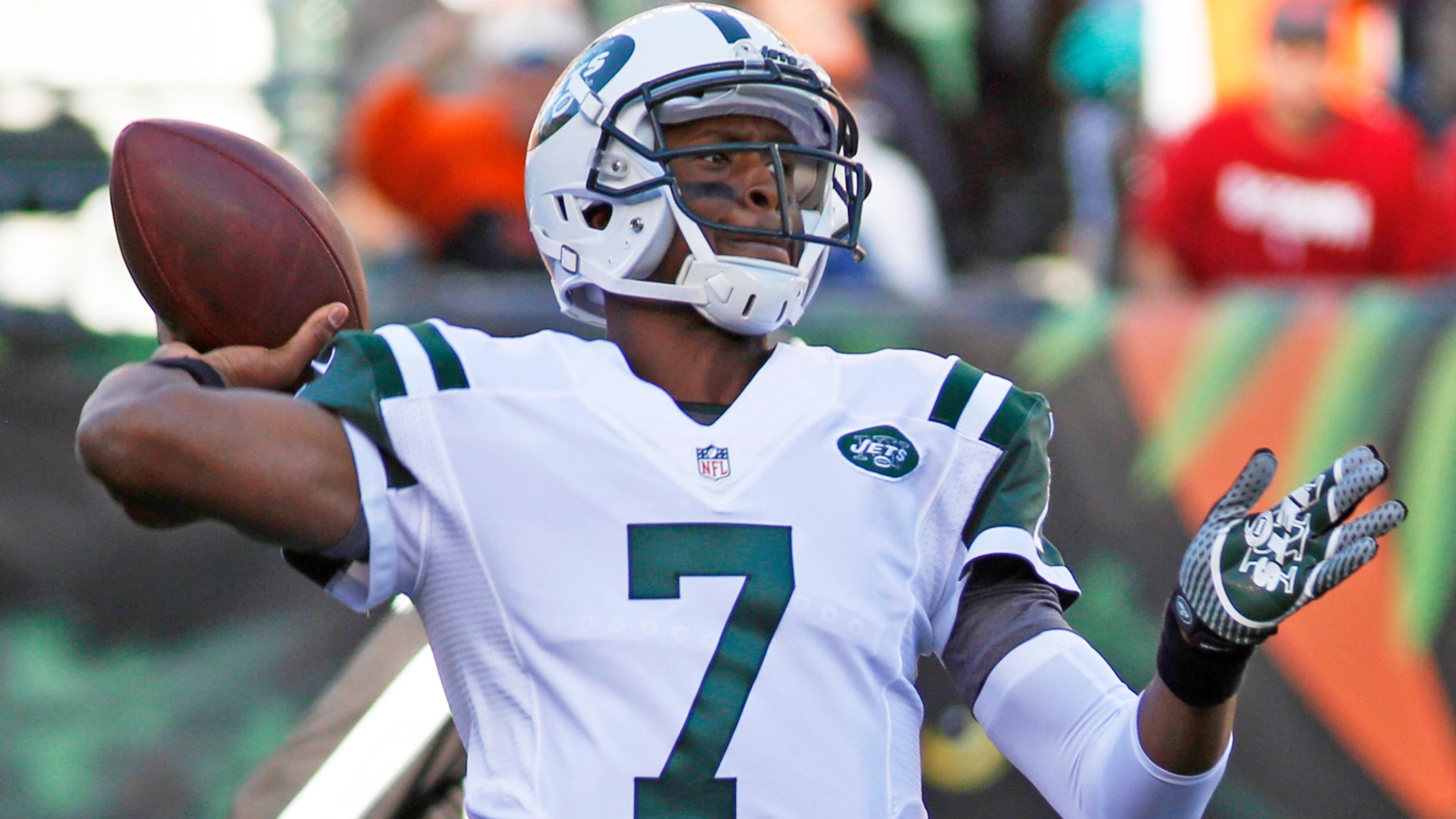 Jets Geno Smith Returns Football