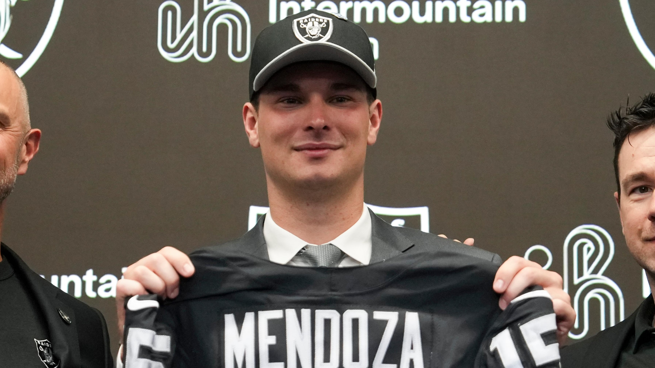 RAIDERS-MENDOZA