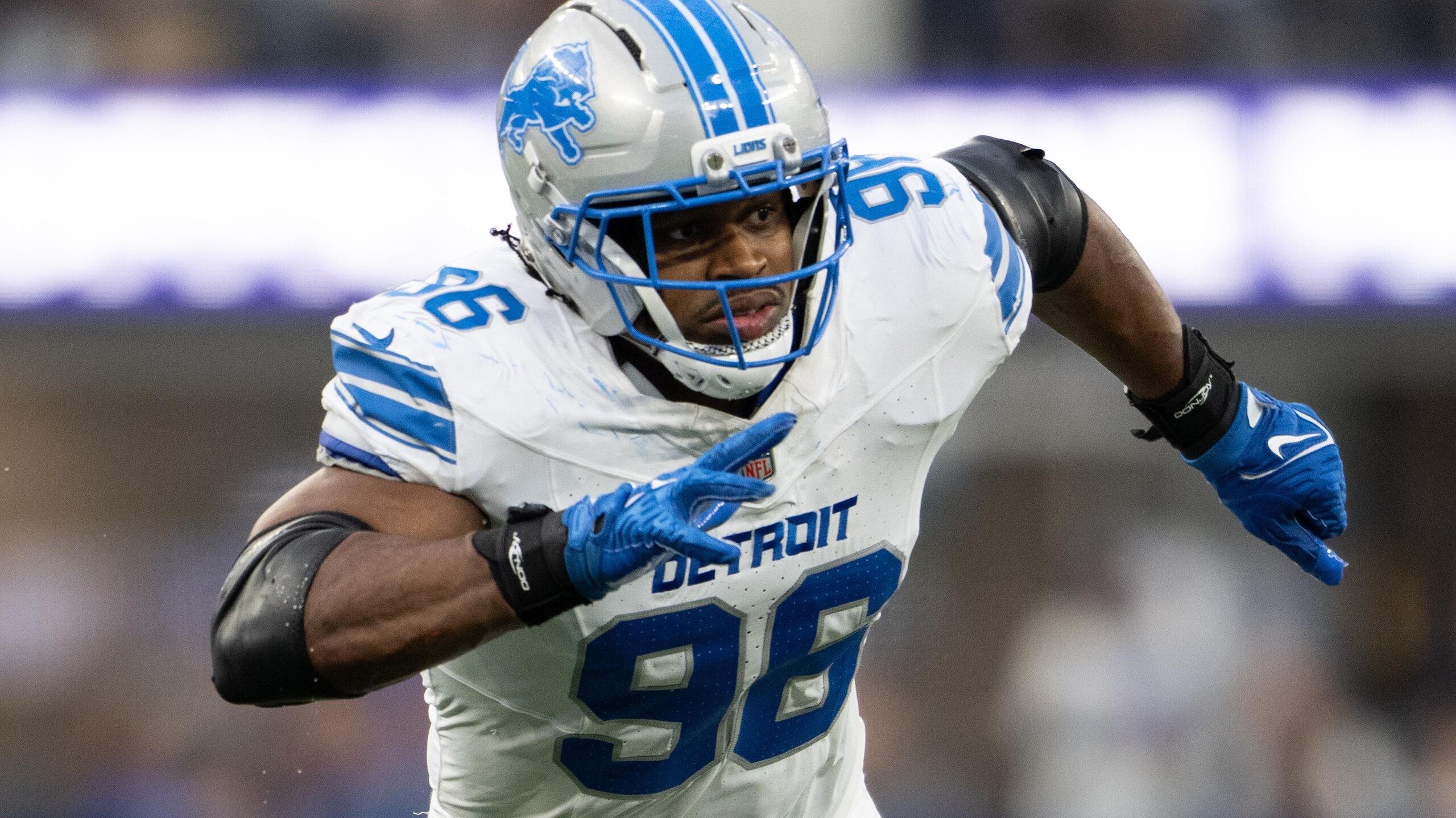 Lions Rams Football