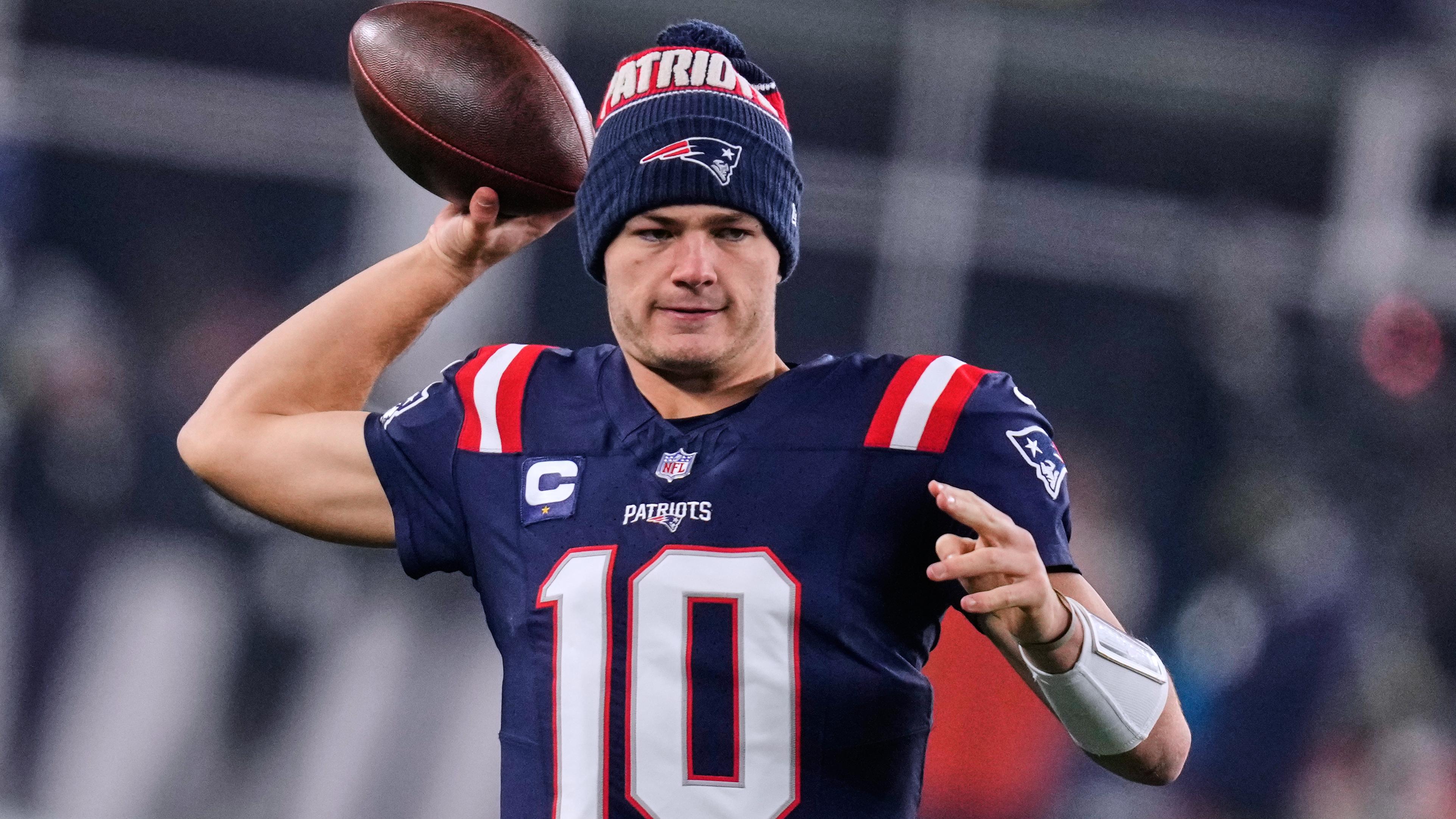 Chargers Patriots Football