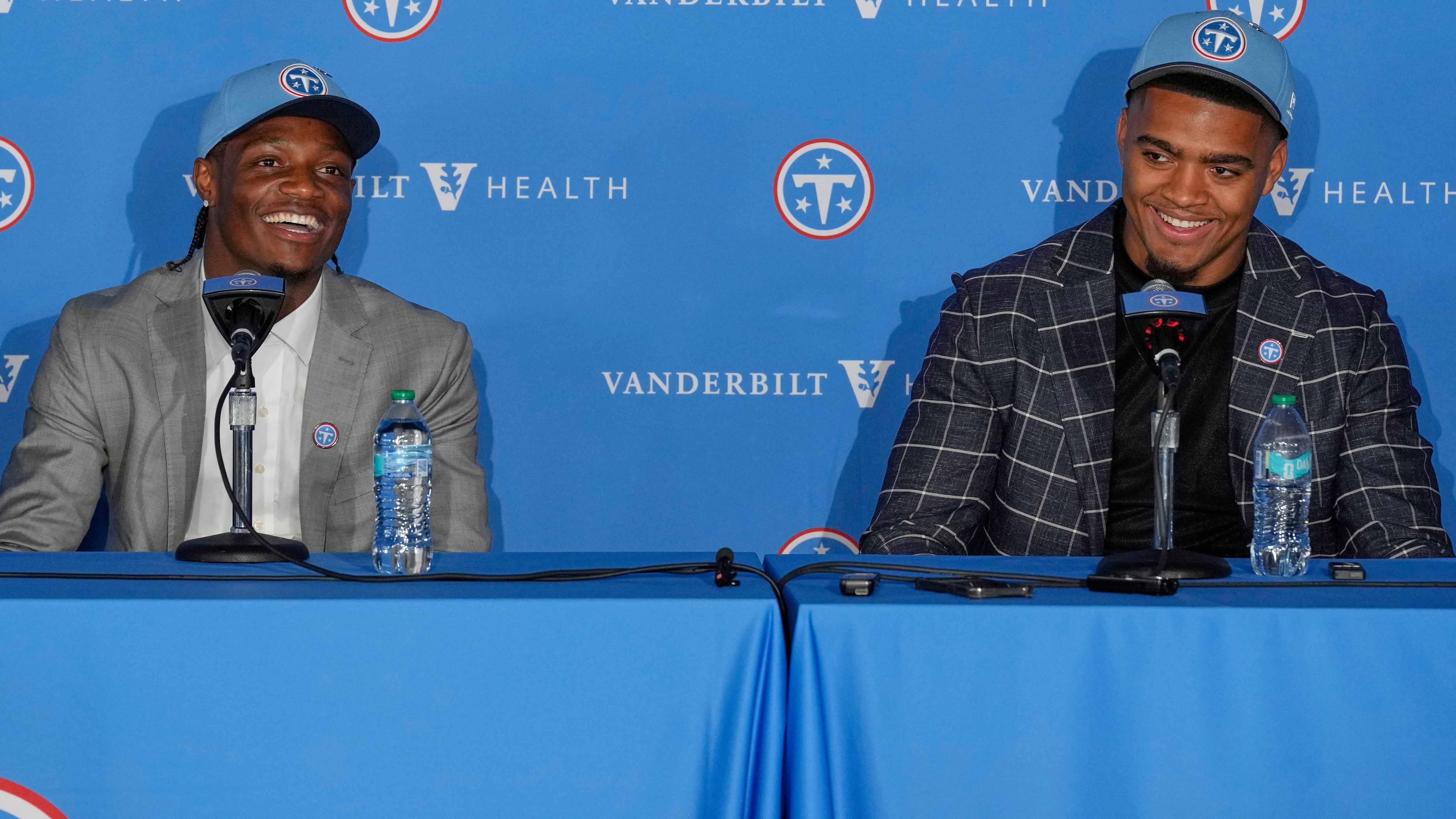 Titans Draft Football