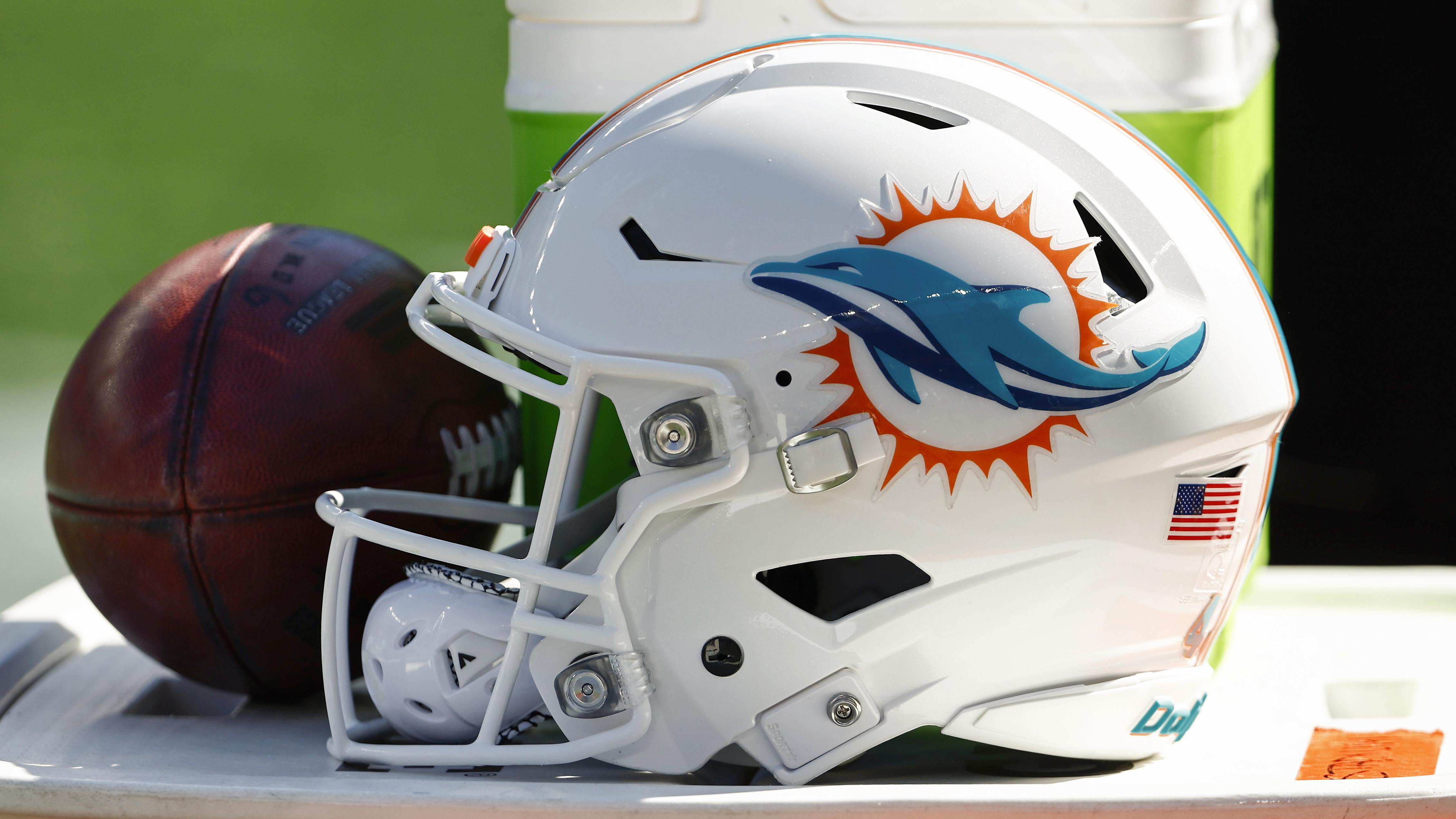 Dolphins Patriots Football