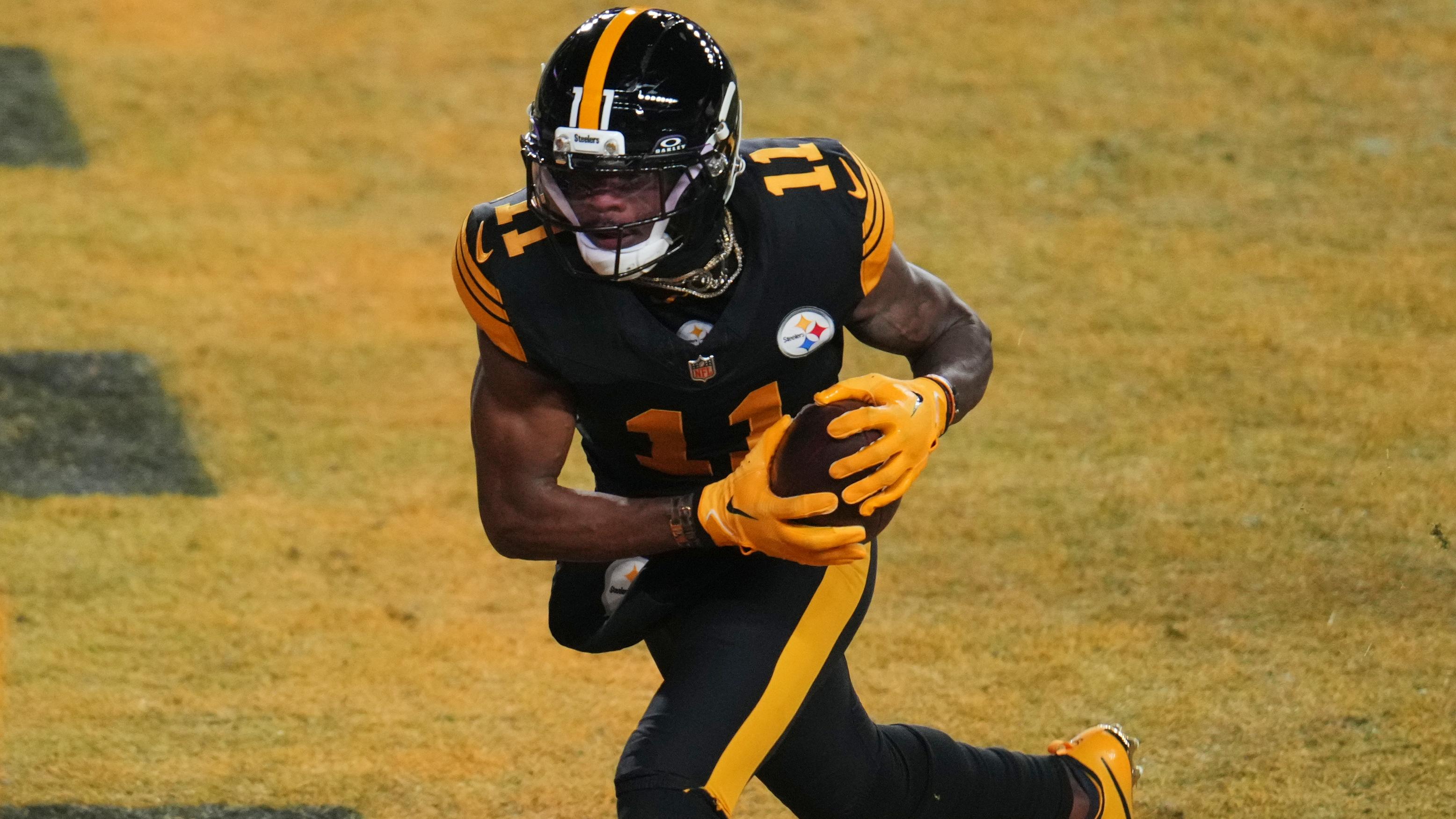 Dolphins Steelers Football