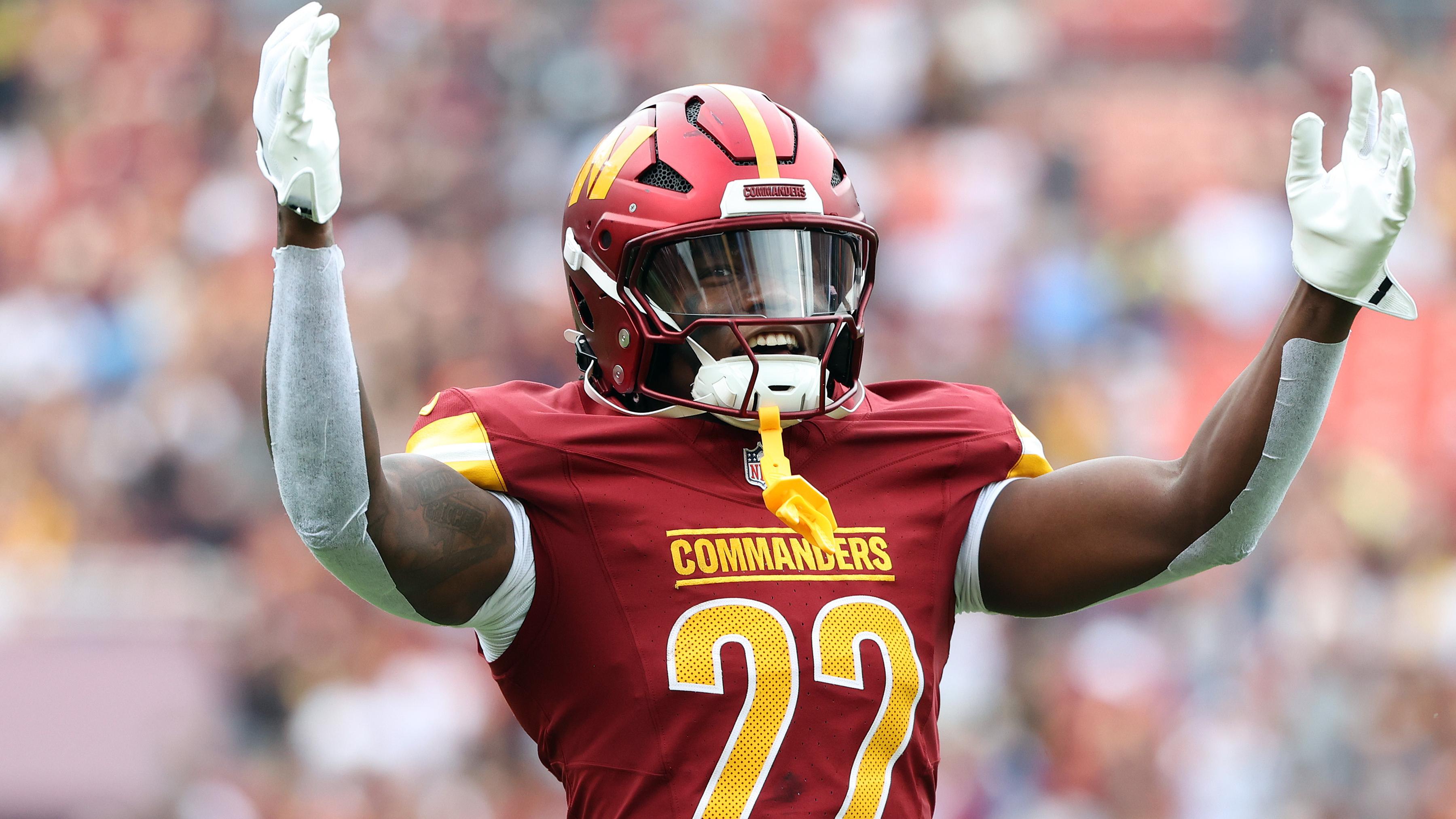 Raiders Commanders Football