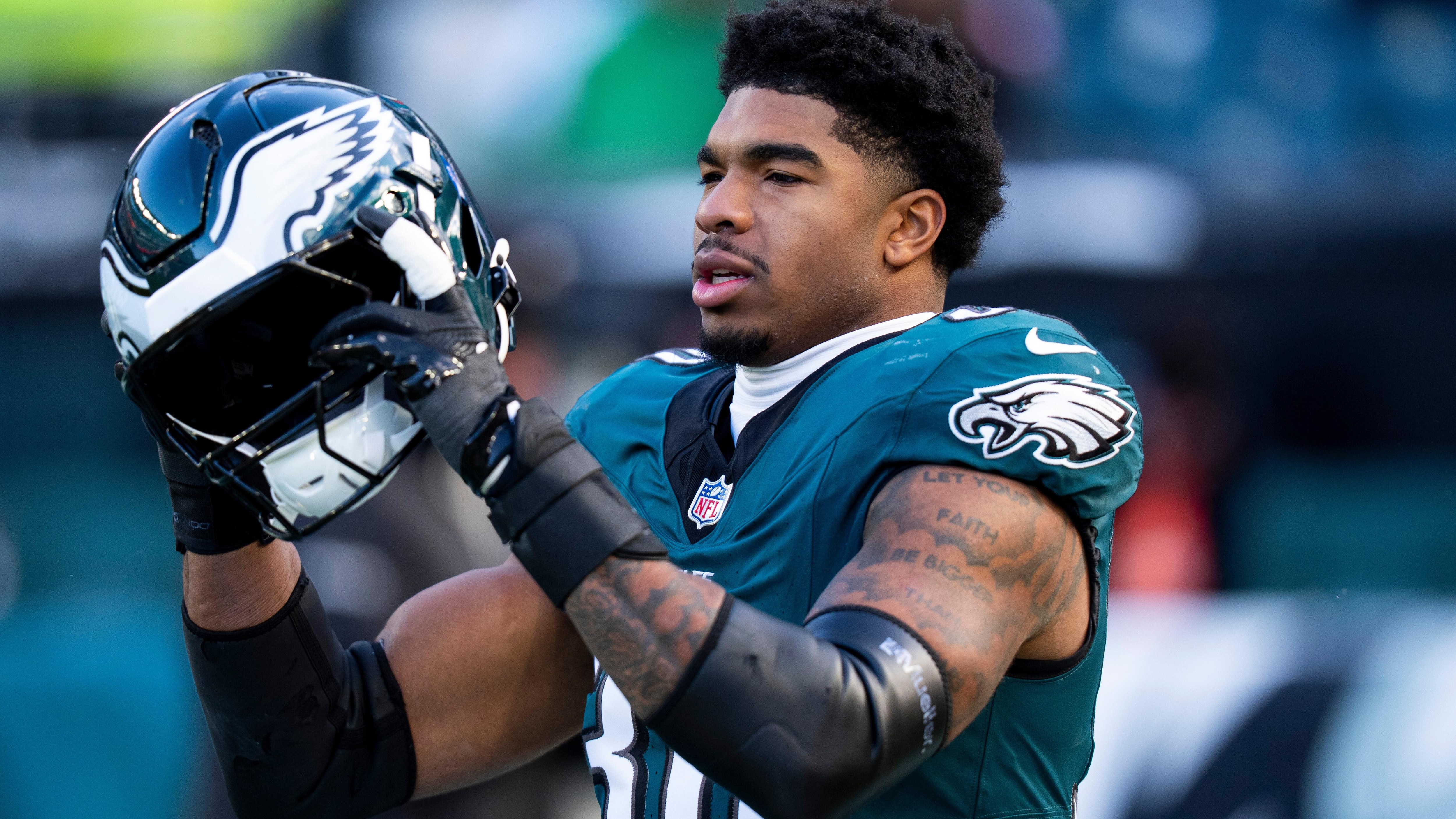 Raiders Eagles Football