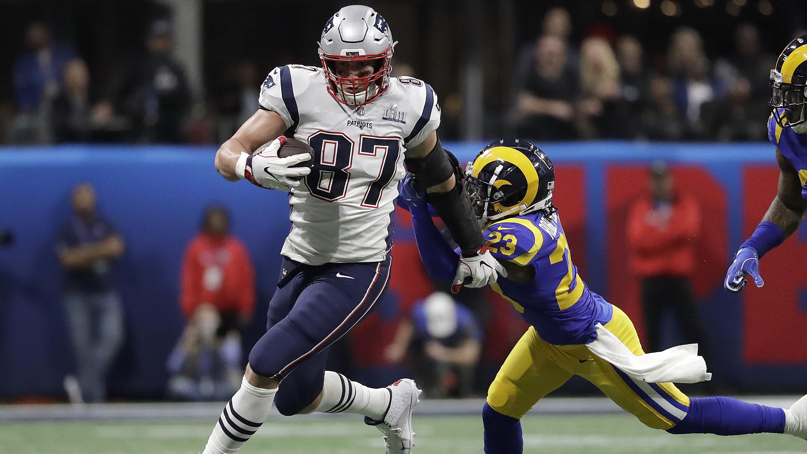Patriots Gronkowski Retires Football
