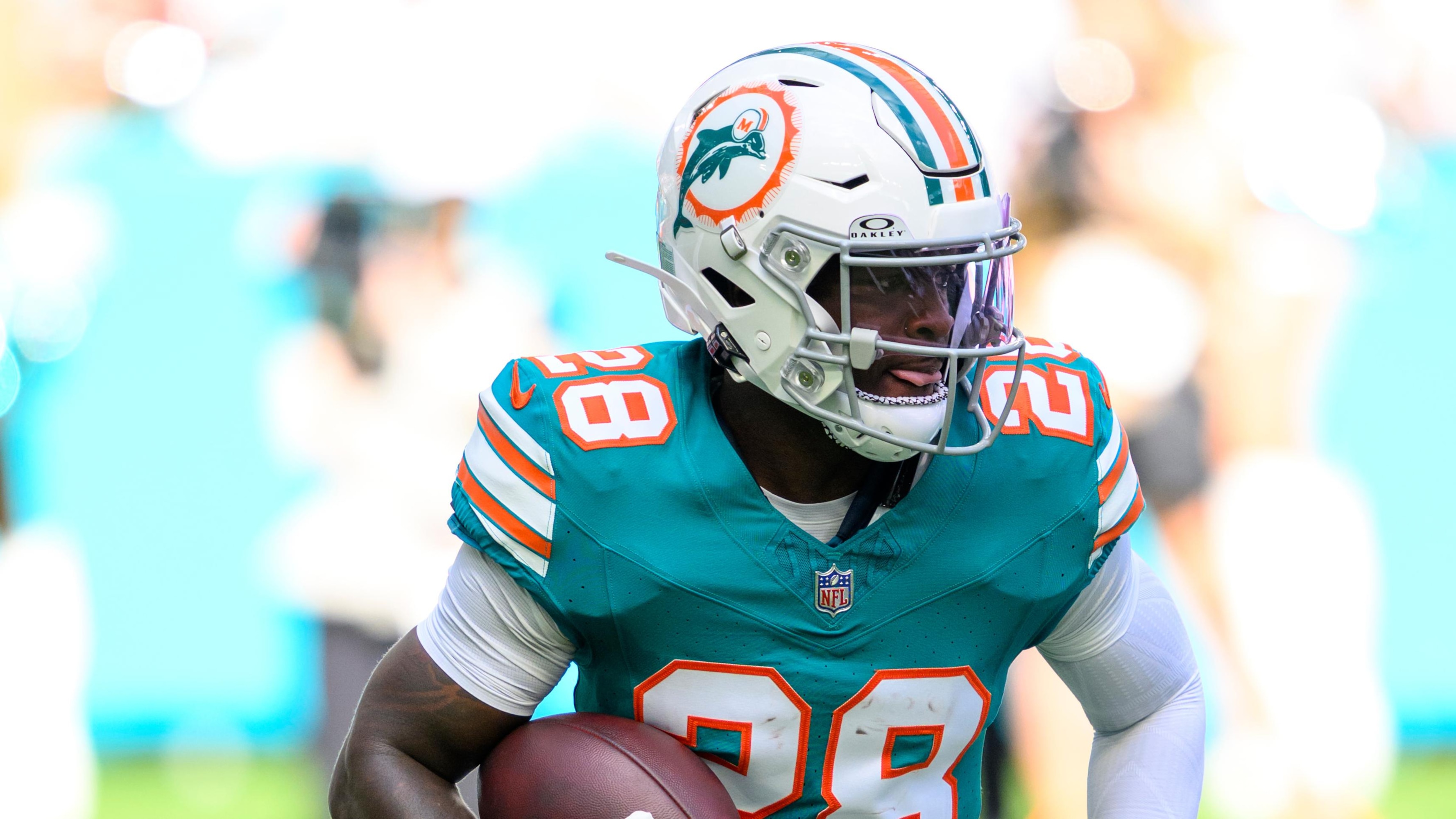 Dolphins GM Discusses If De'Von Achane Is Available for Trade, Updates Contract Extension Talks