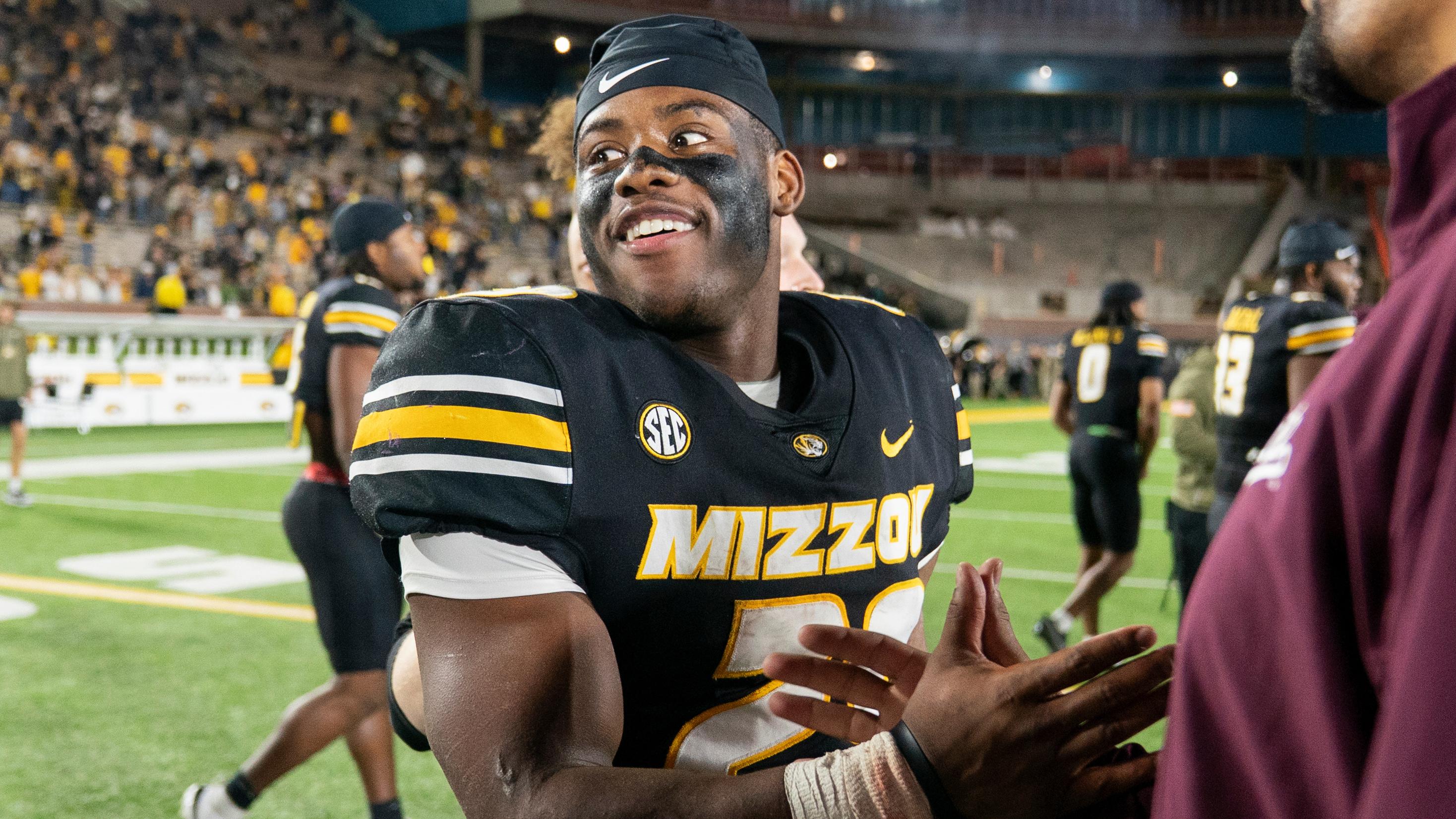 Missouri Hardy Shooting Football