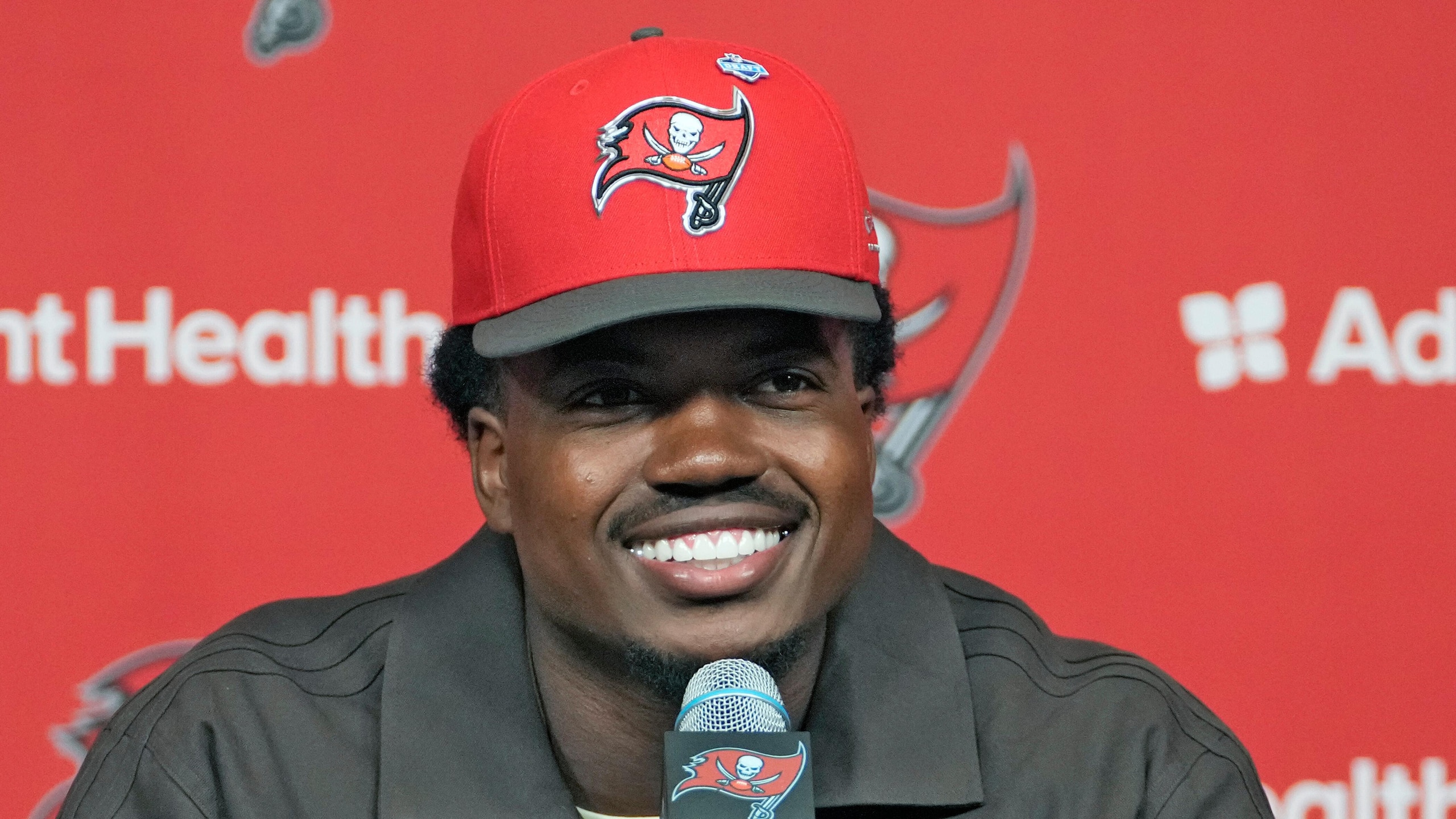 Buccaneers Draft Bain Jr. Football