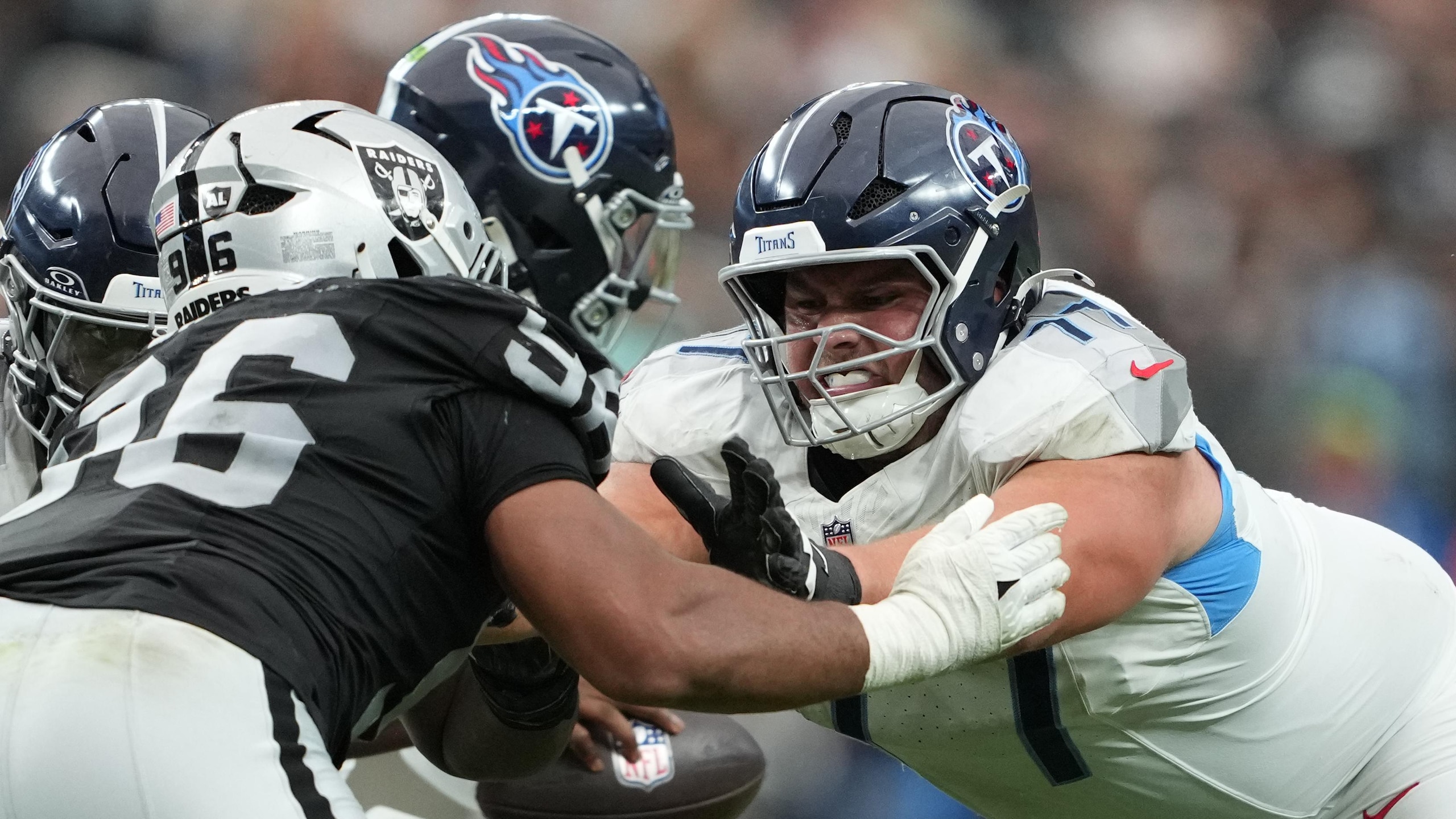 Titans Raiders Football
