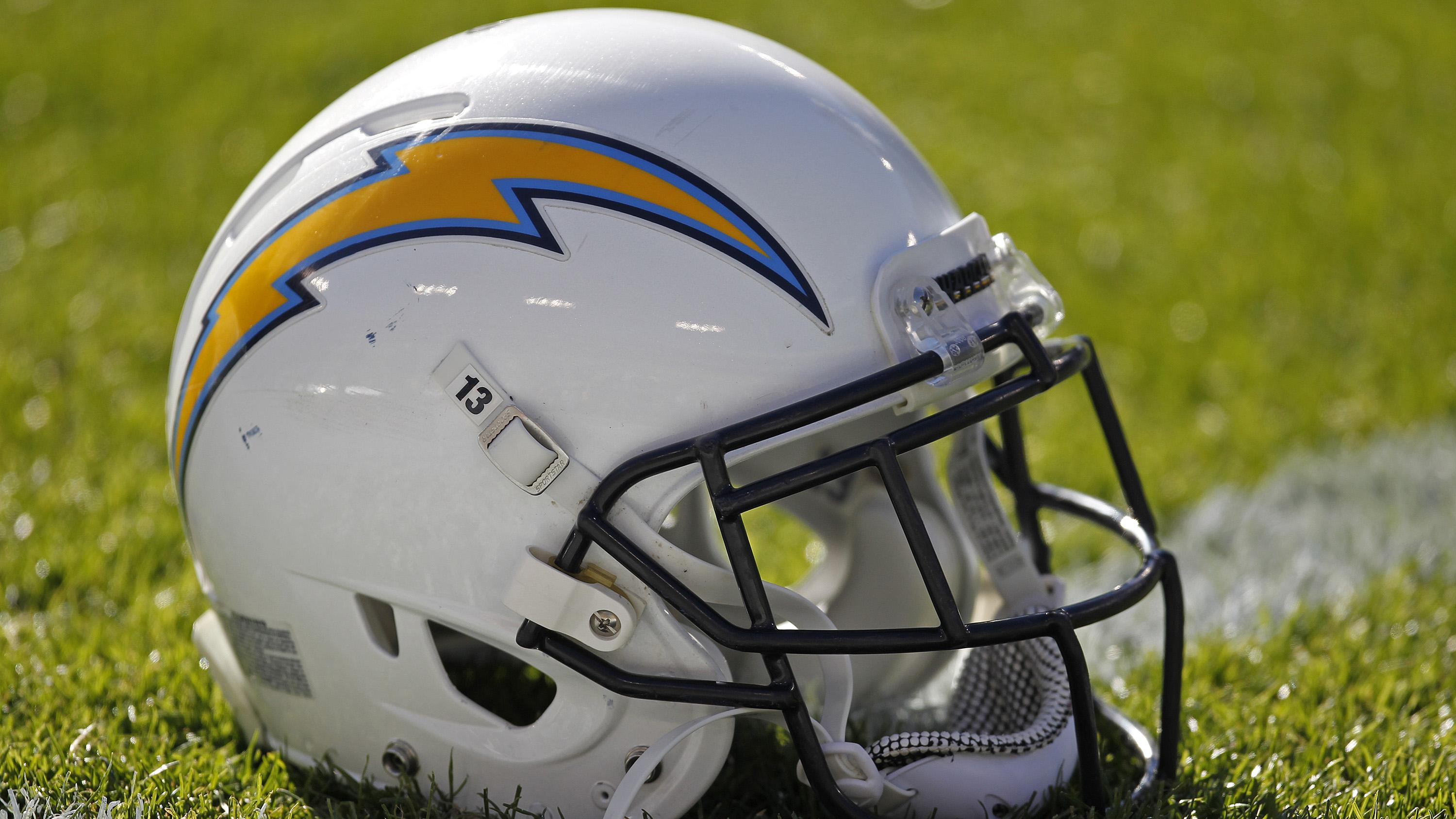 Chargers Packers Football