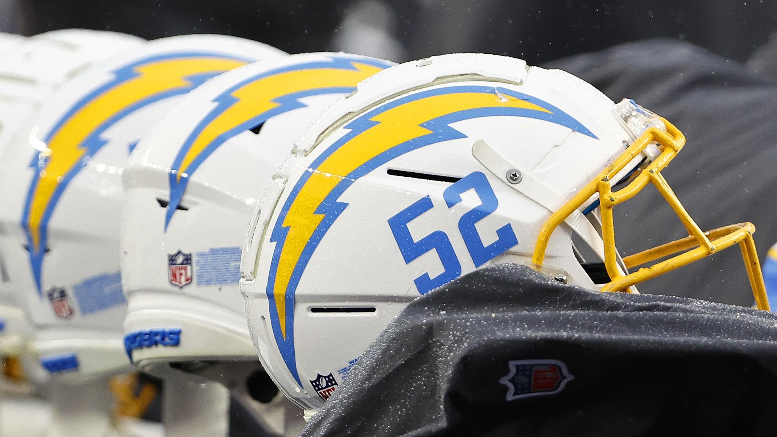 Chargers Patriots Football