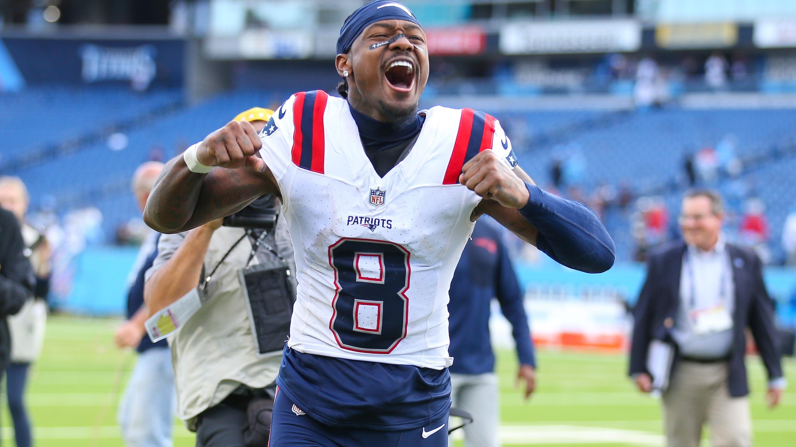 Patriots Titans Football