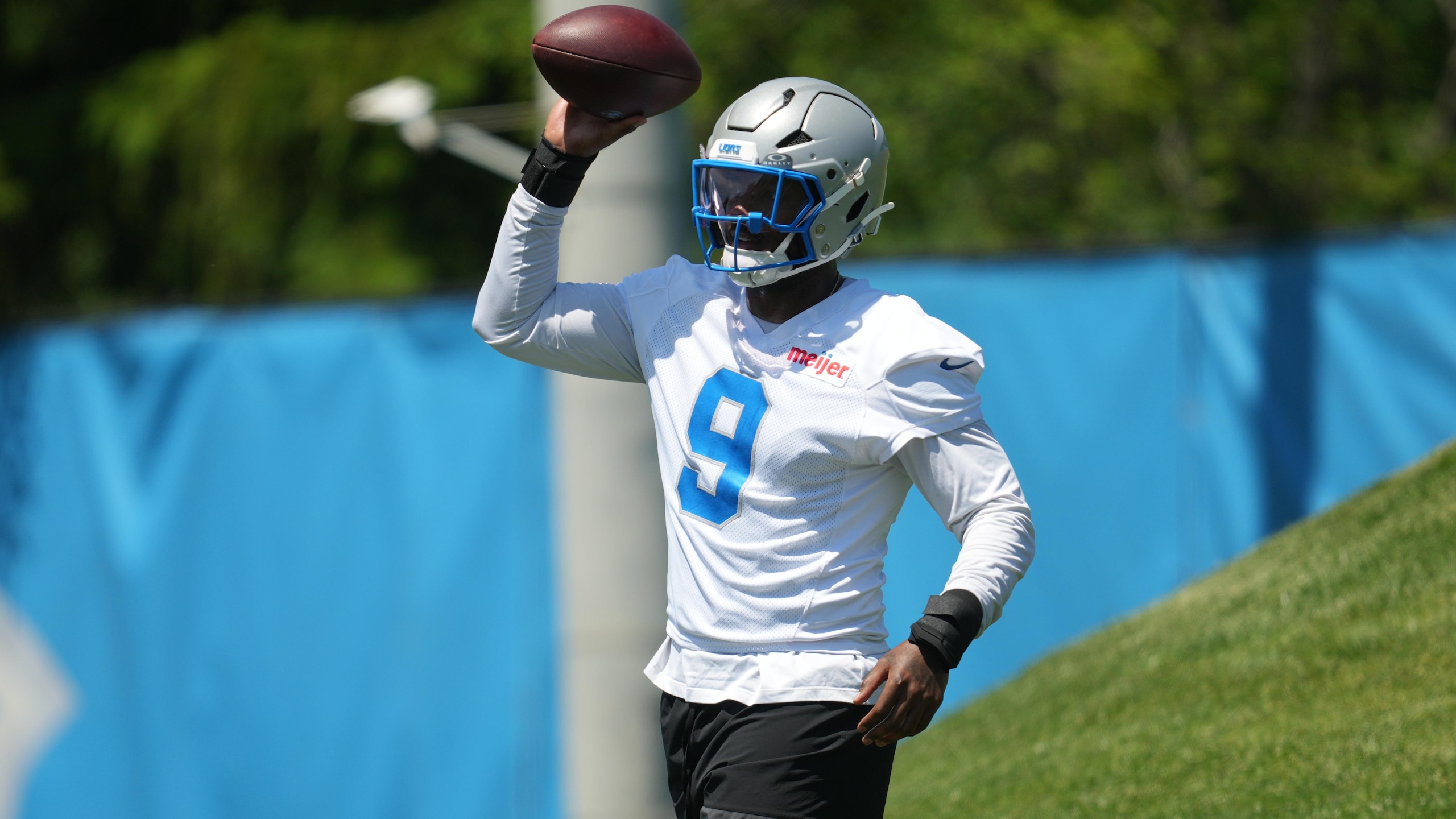 Lions Football