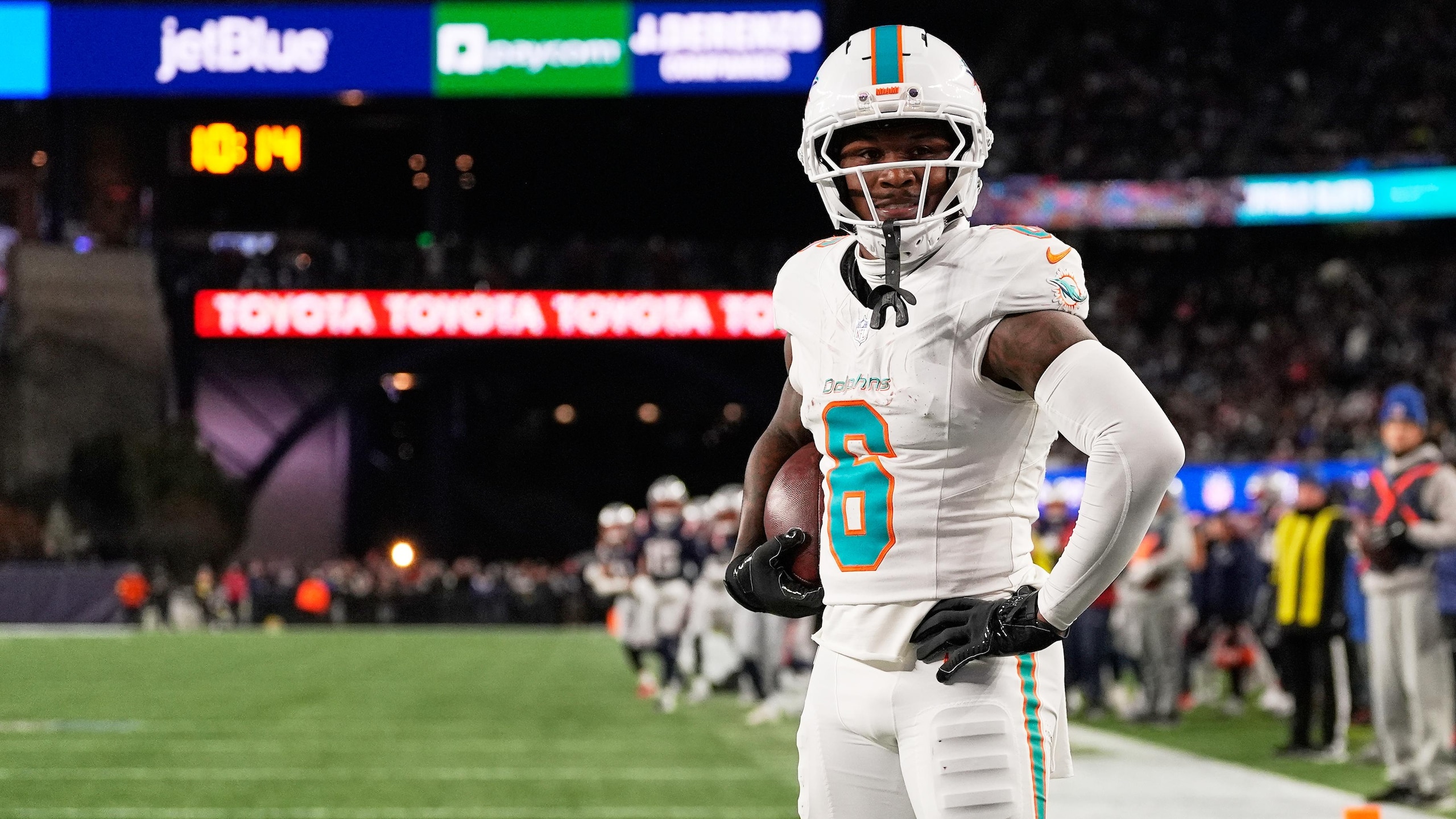 Dolphins Patriots Football