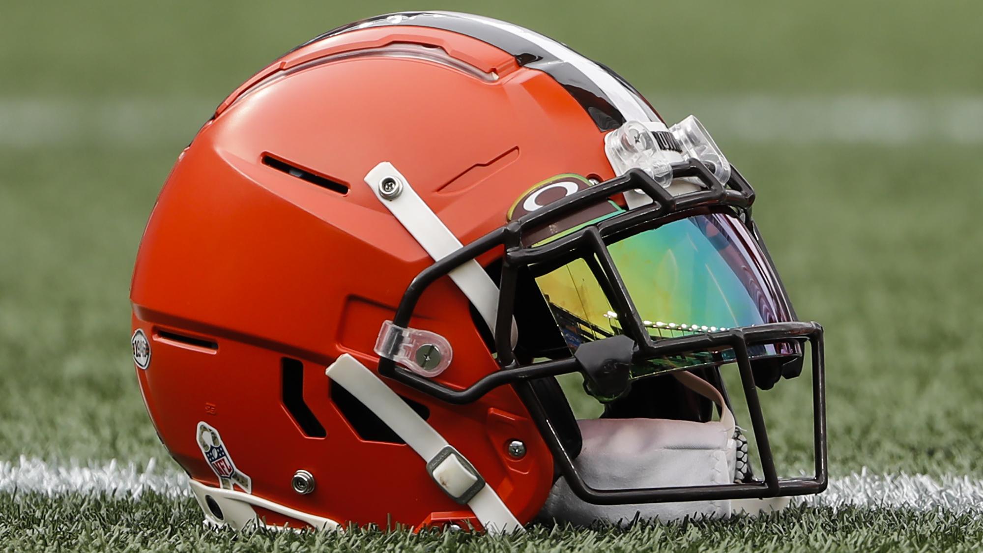 Browns Patriots Football