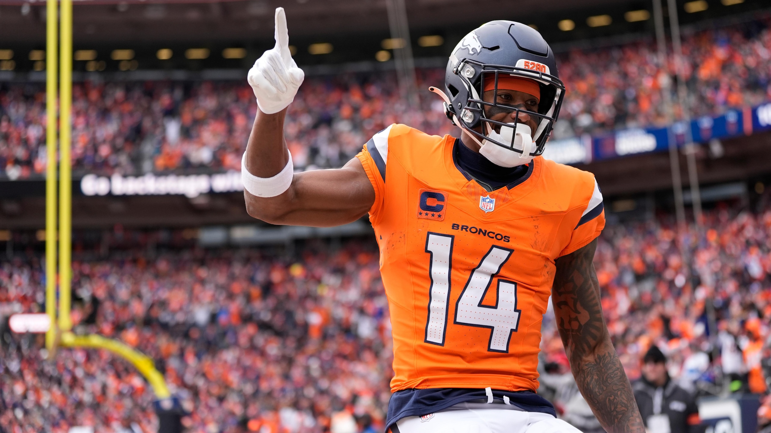Patriots Broncos Football