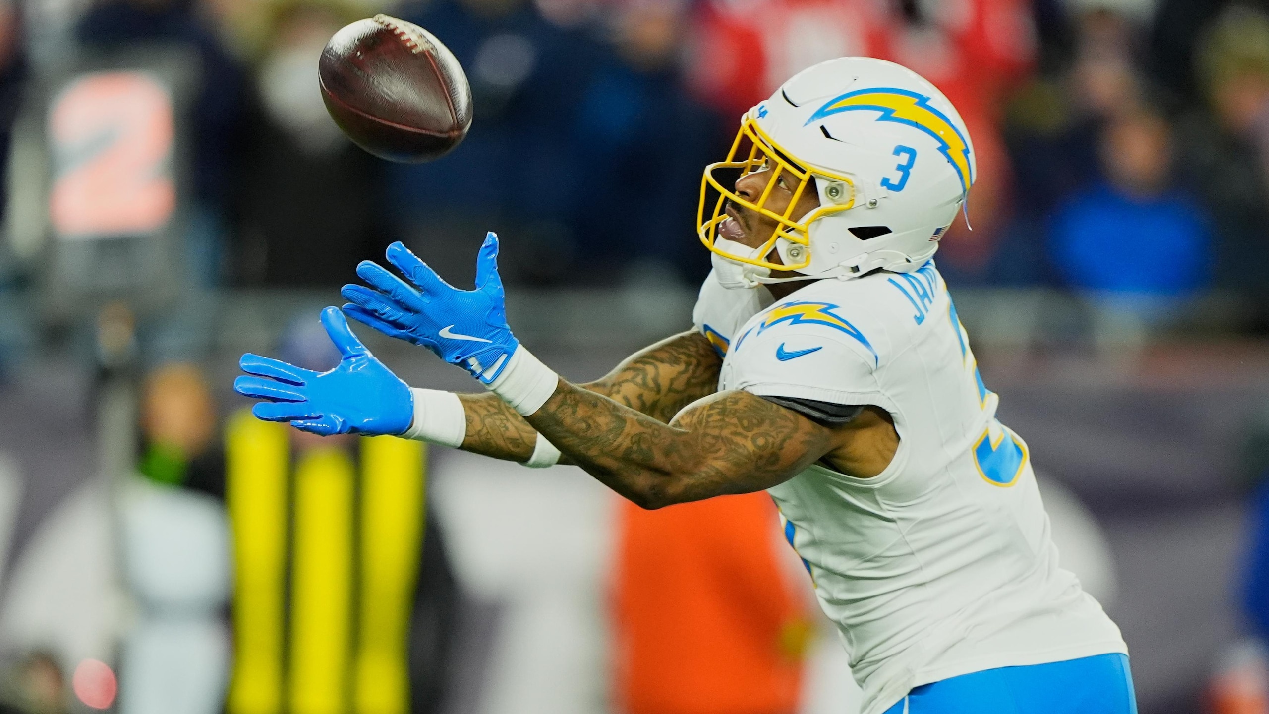 Chargers Patriots Football