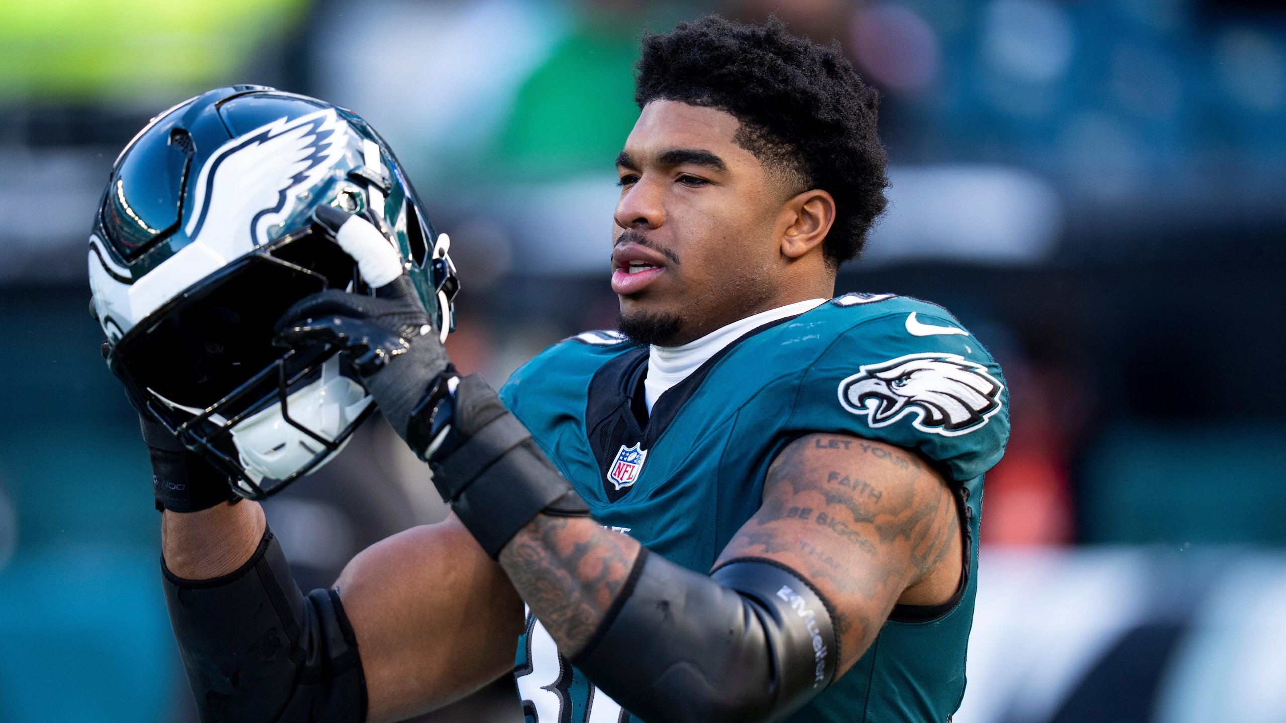 Raiders Eagles Football