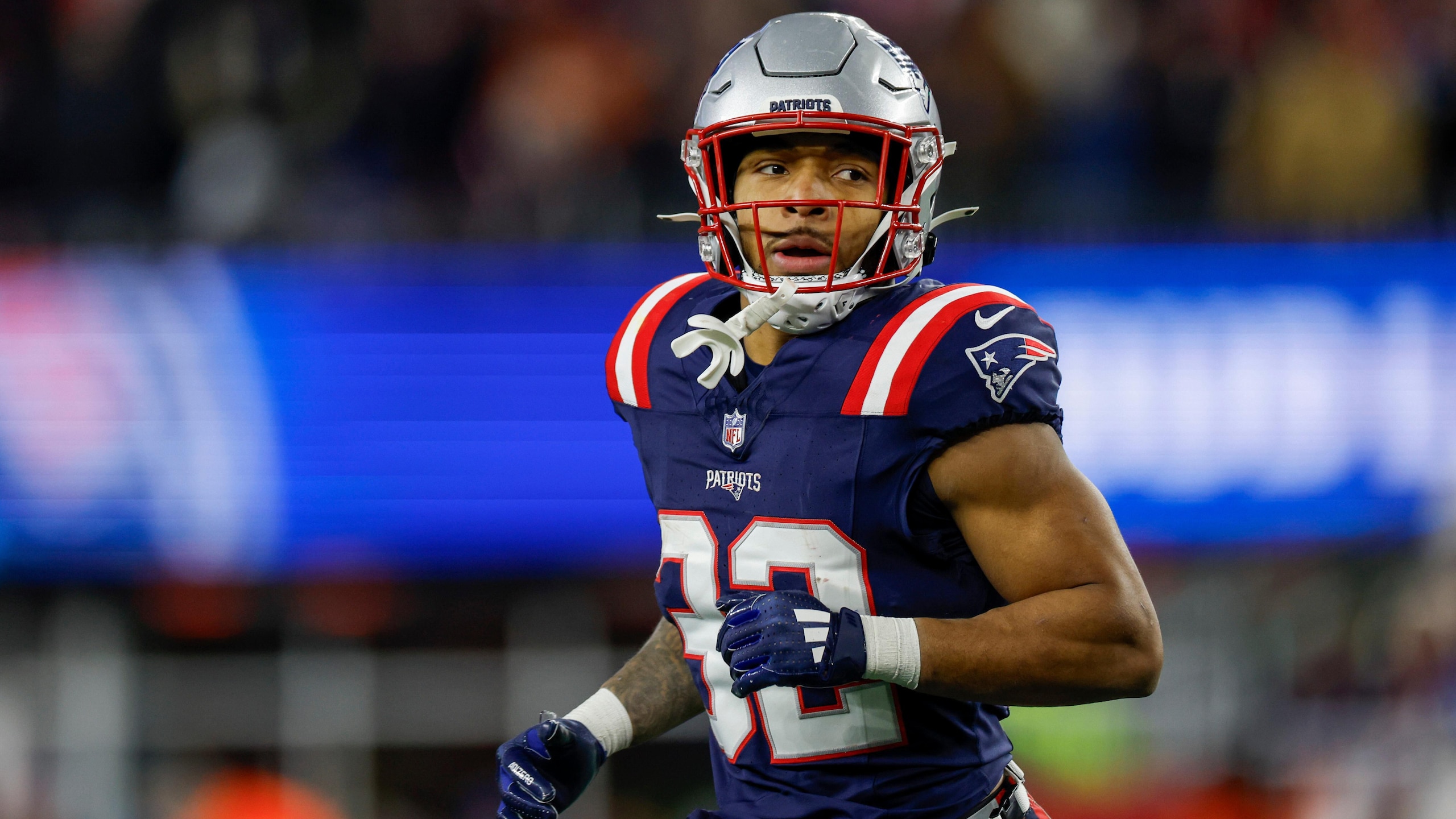 Chargers Patriots Football