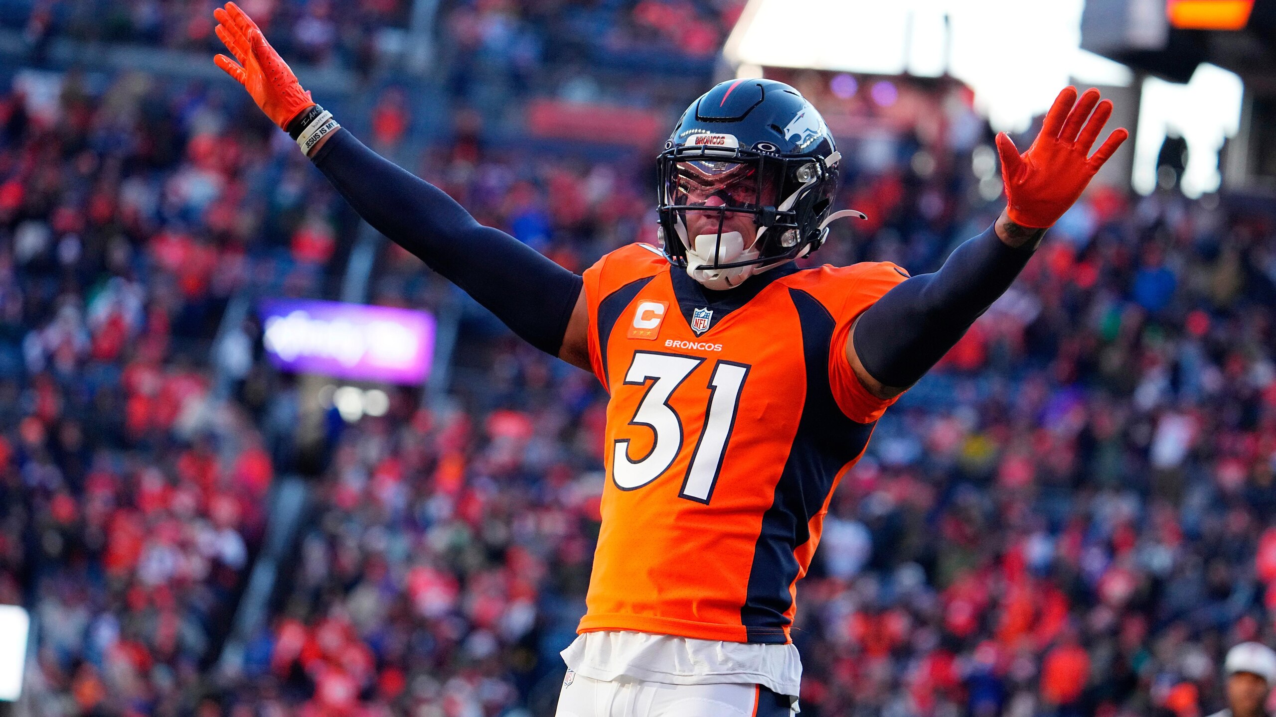 Broncos Simmons Retires Football