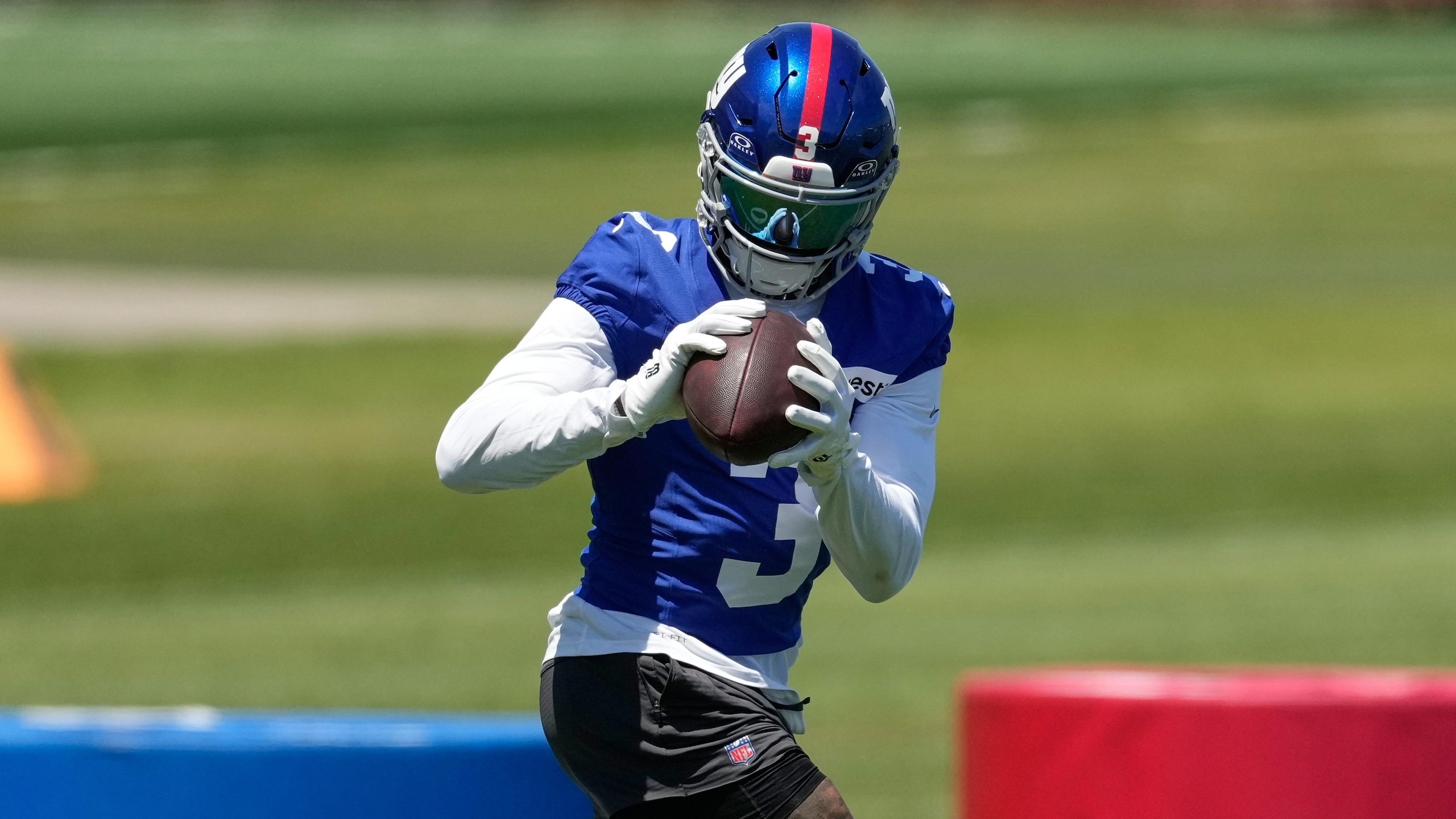 OBJ Pitches at Fanatics Fest ⛽️