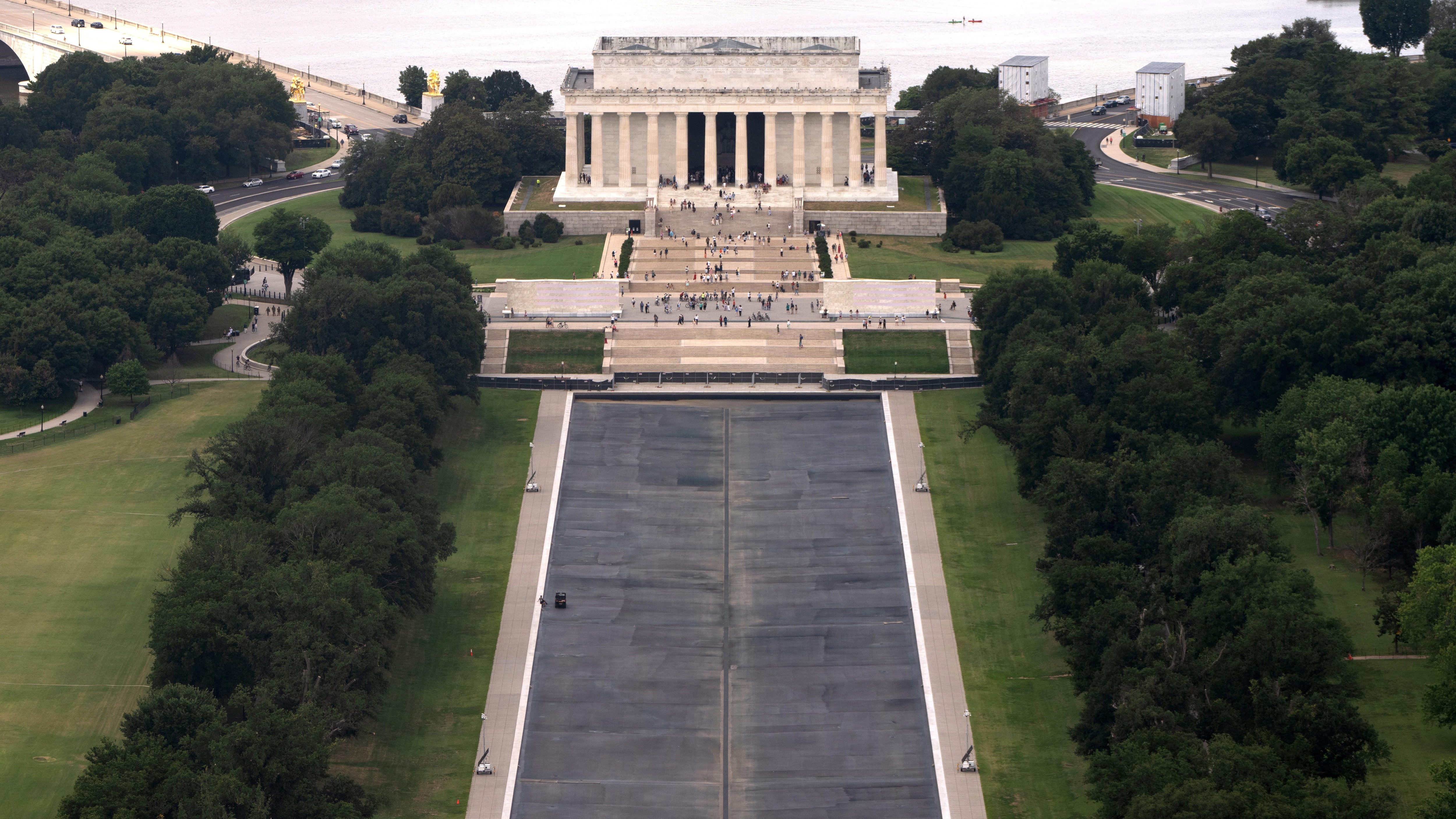 US Prosecutors Seek to Scrap Charges Against Ex-Olympian in Reflecting Pool Damage Case