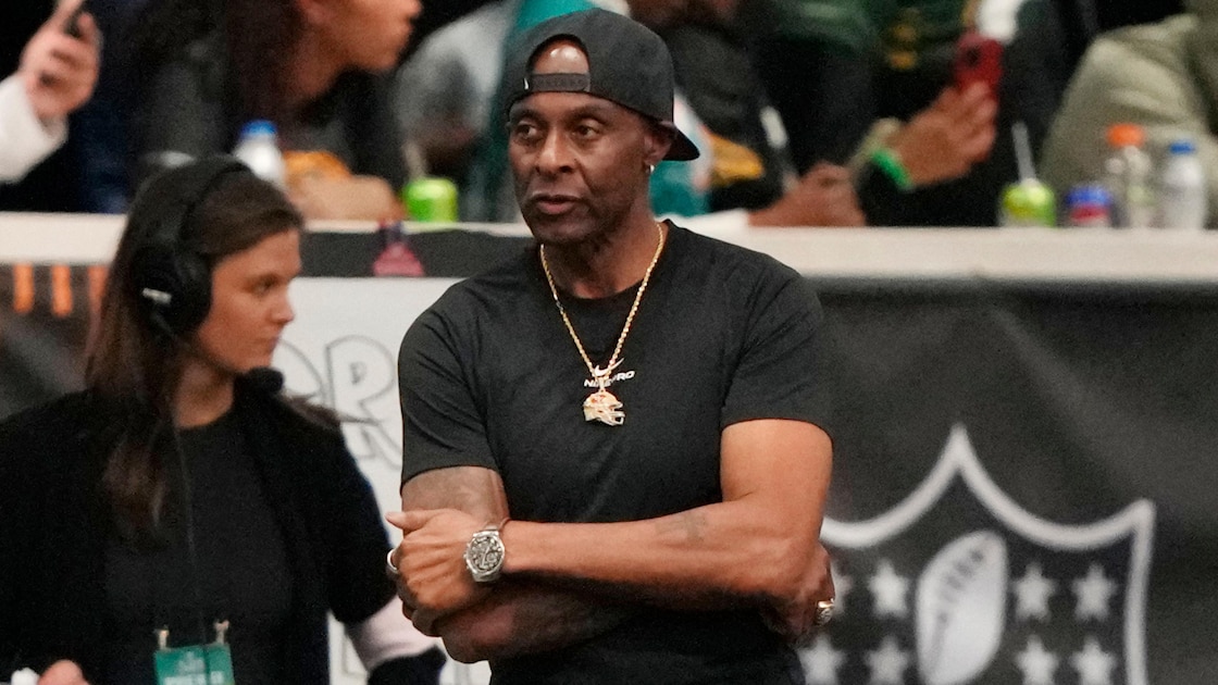 NFL Legend Jerry Rice Chases After Heckler in Trending Video at Golf Tournament - Bleacher Report