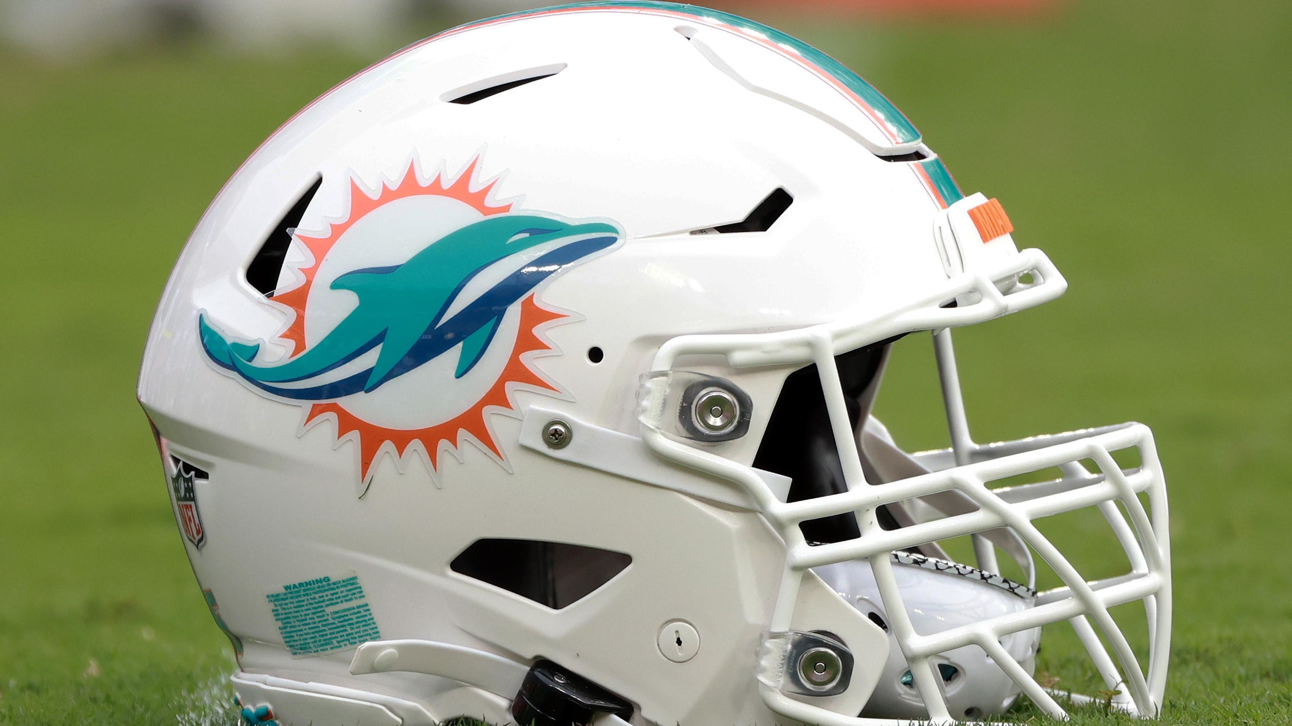 Dolphins Commanders Football