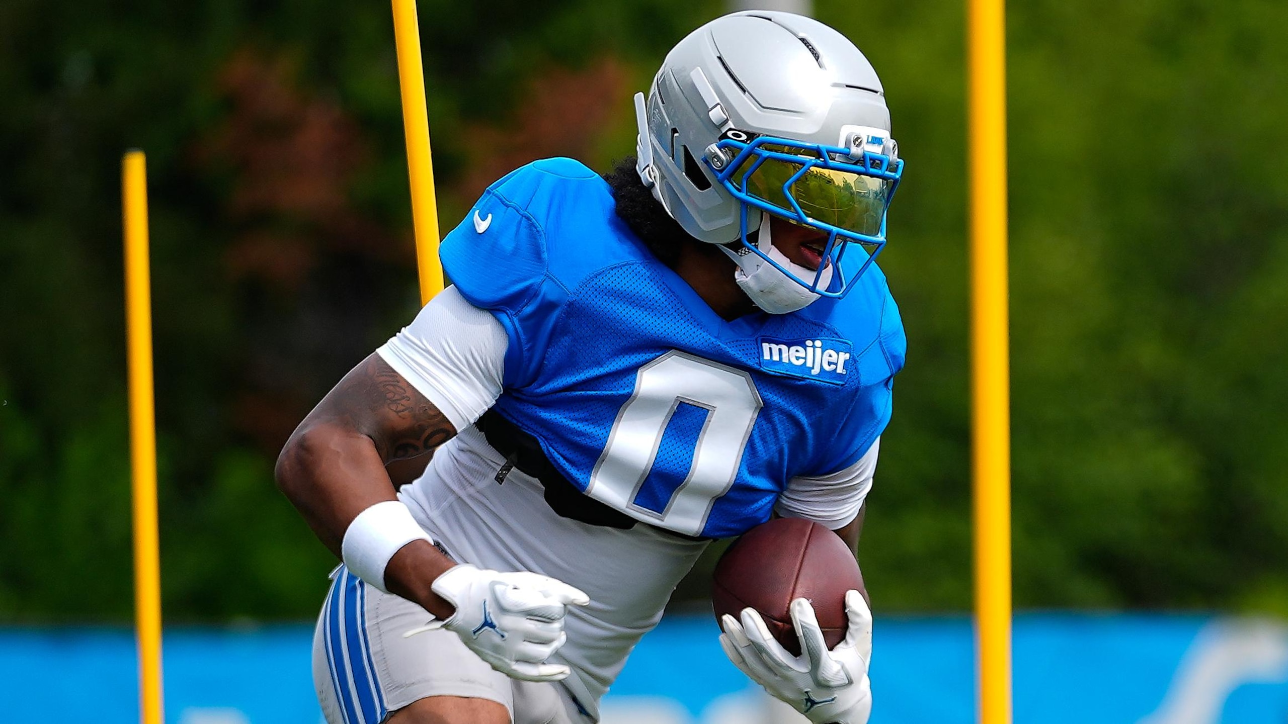 Lions Camp Football