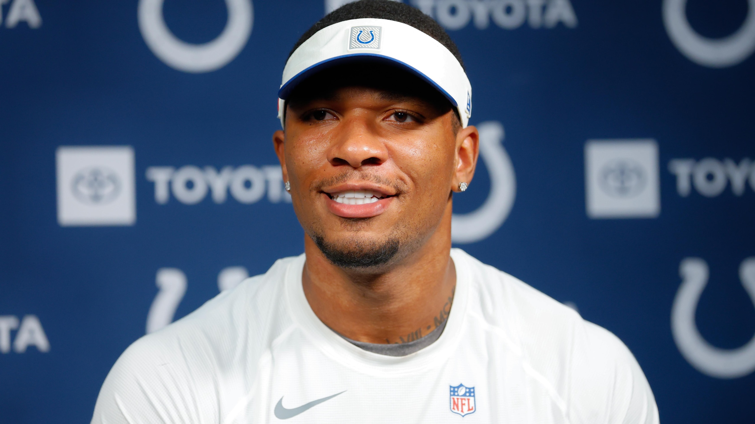 Colts Patriots Football