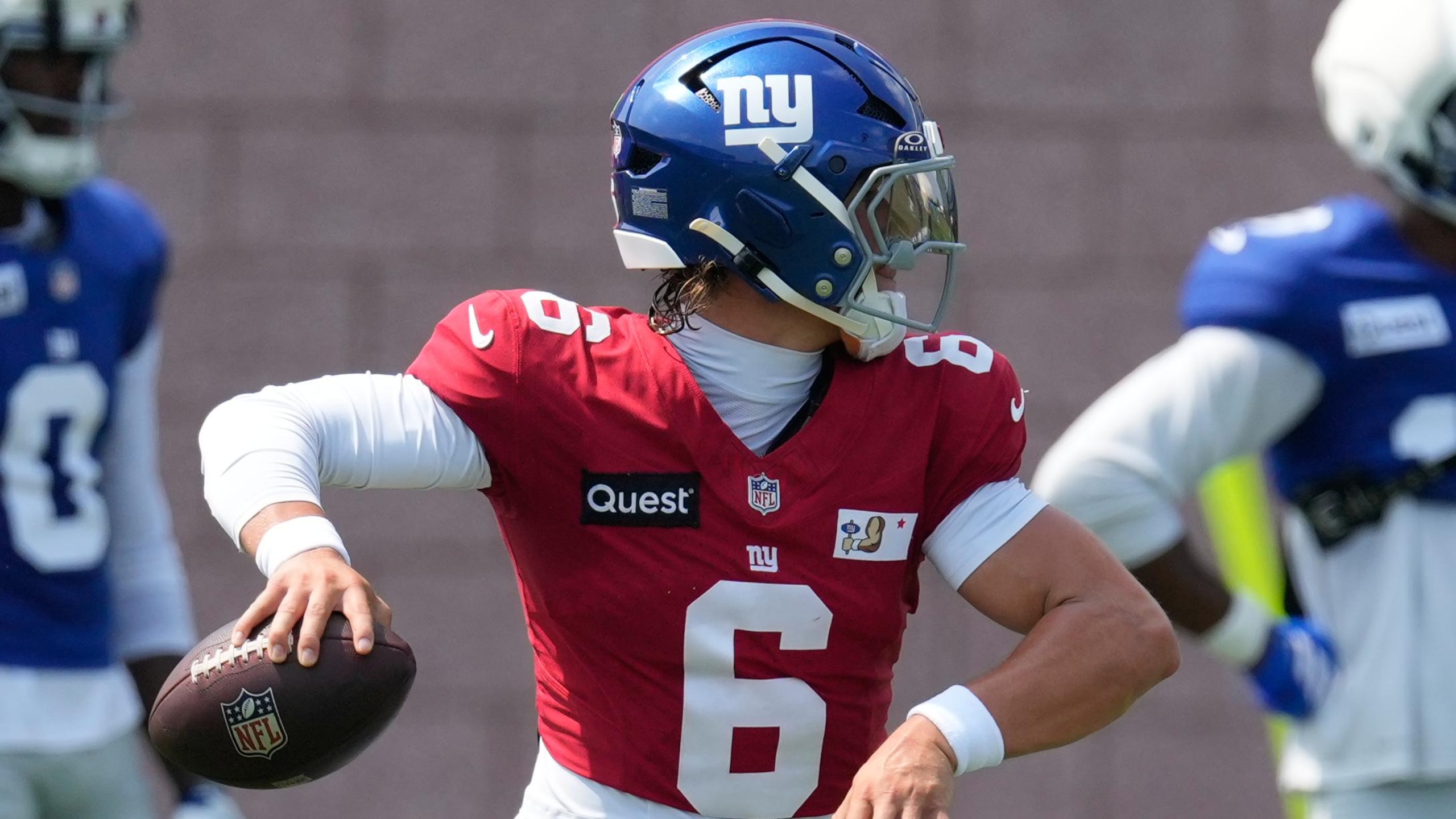 Giants Camp Football