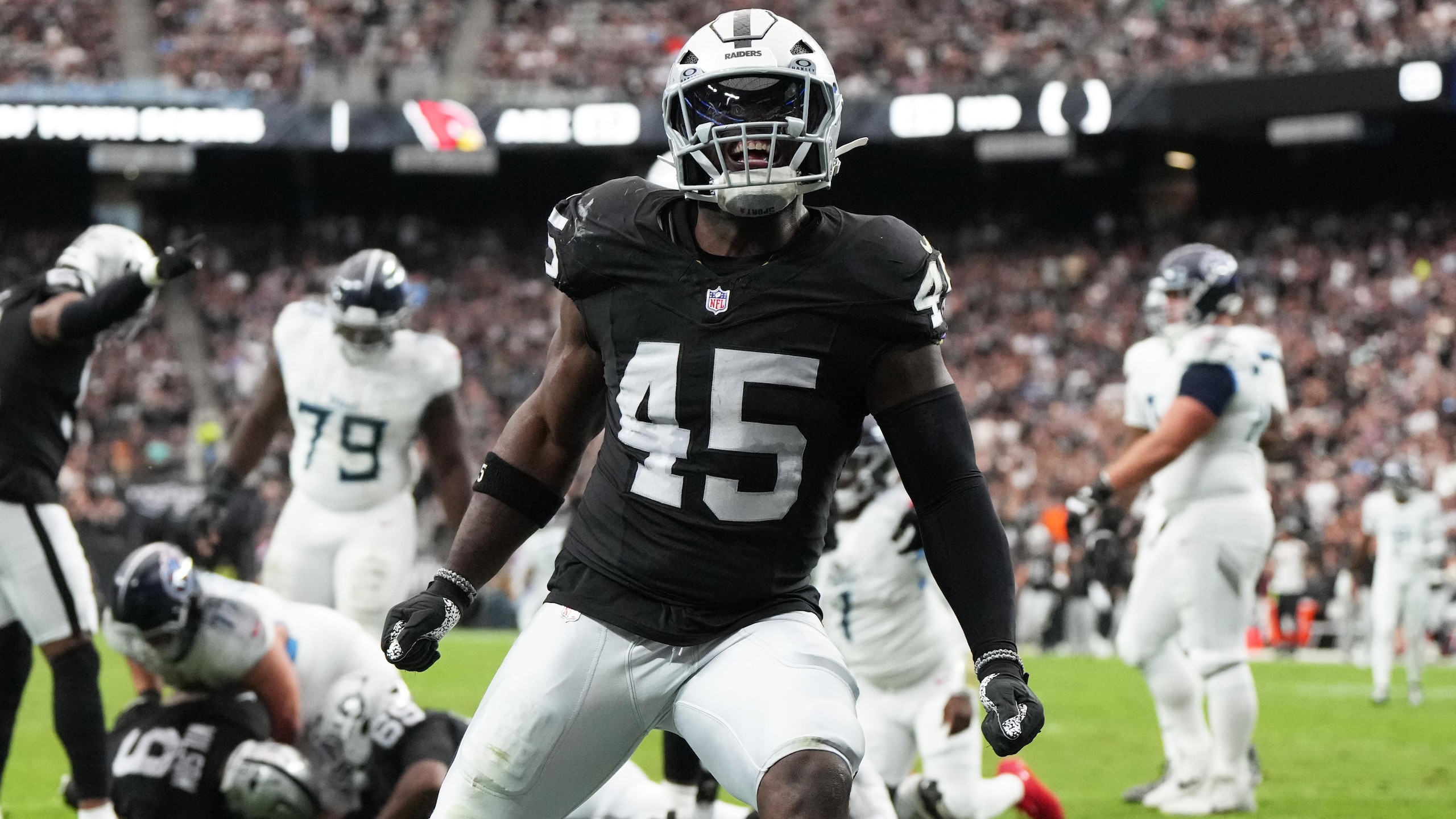 Titans Raiders Football