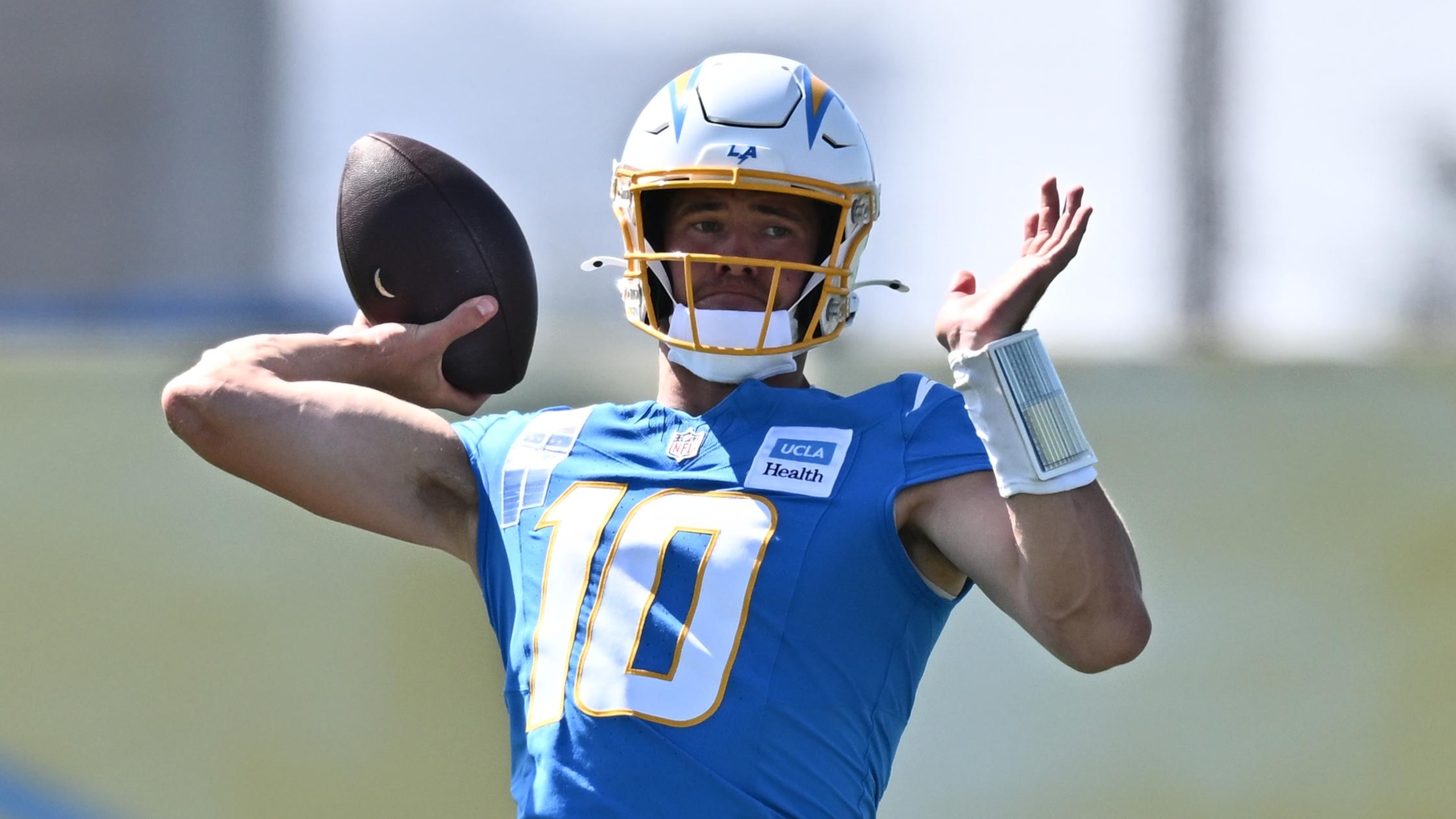 Chargers Camp Football
