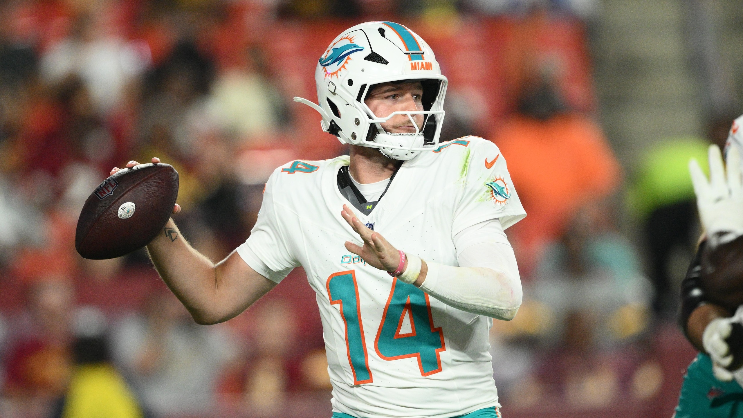 Dolphins Commanders Football