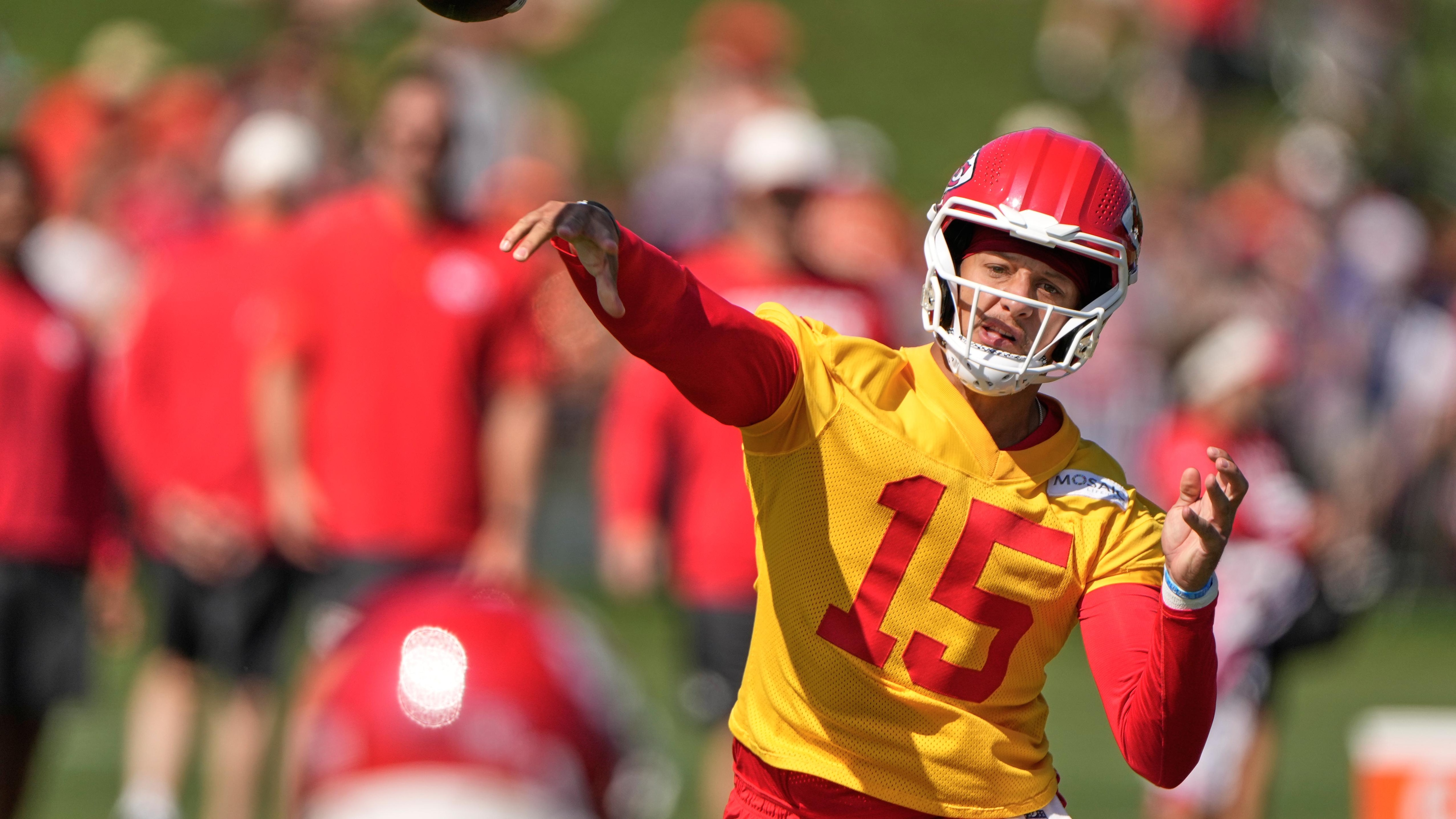 Patrick Mahomes Says He's 'Trying to Push It,' Updates Injury Recovery amid Chiefs Training Camp