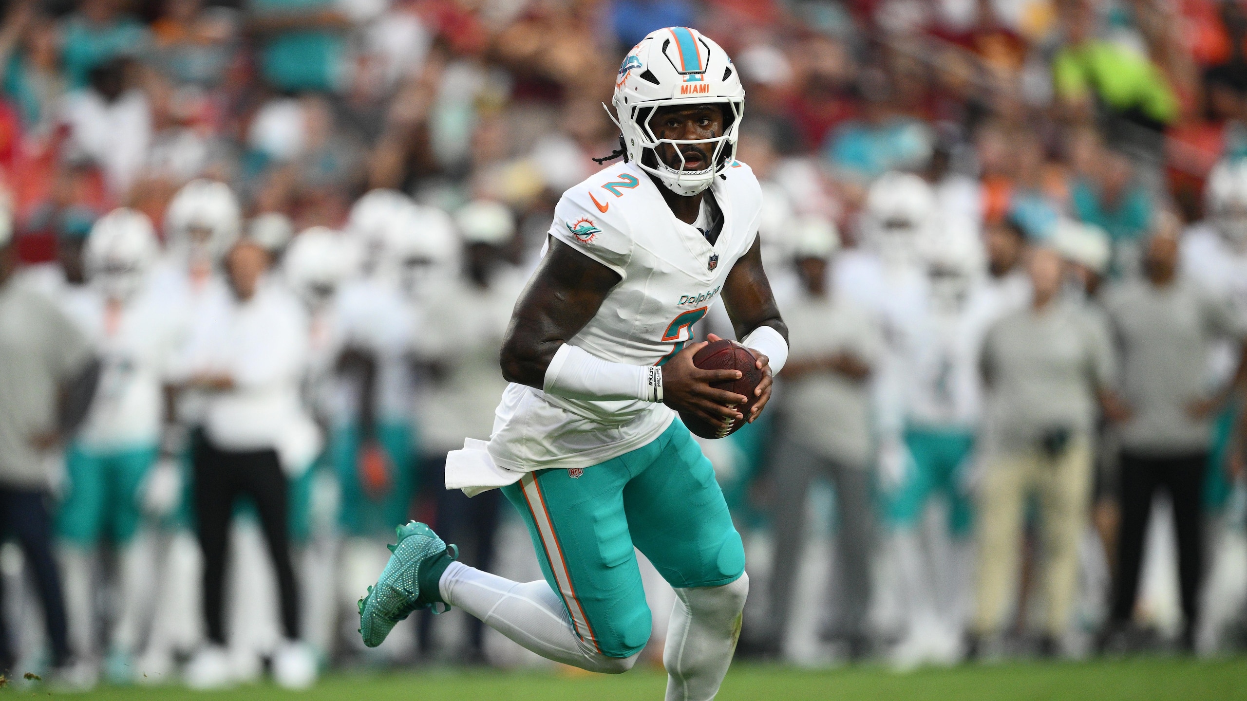 Dolphins Commanders Football