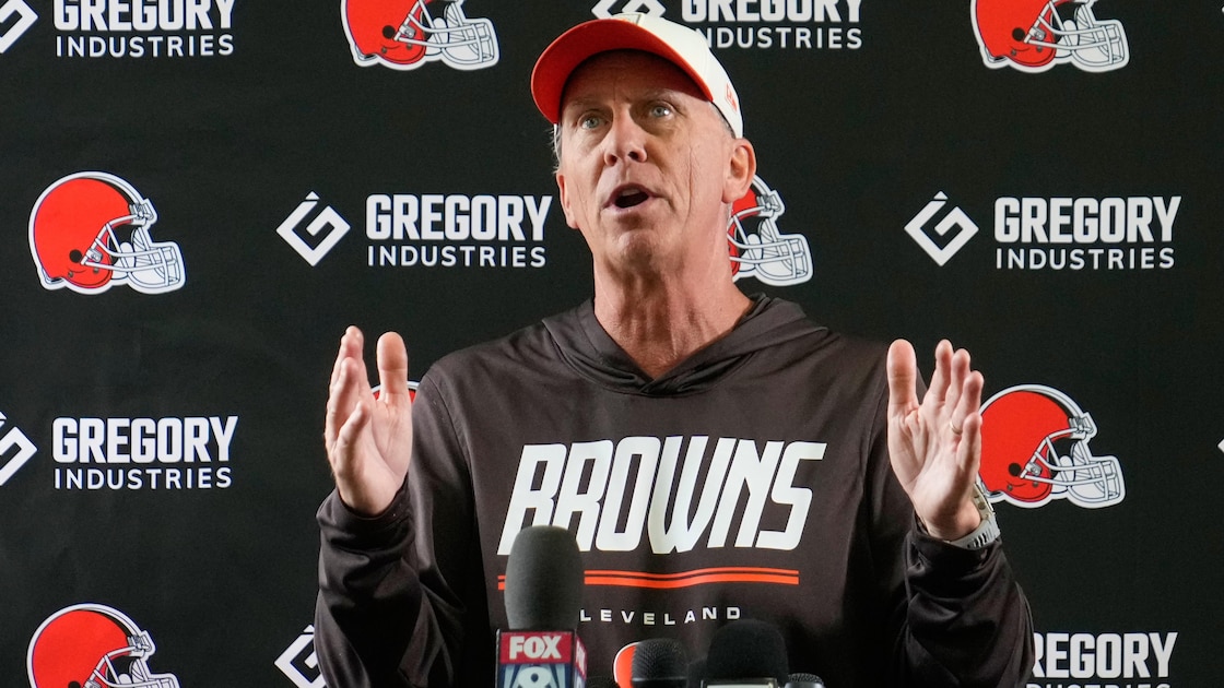 Browns HC Monken Shuts Down Question on Shedeur Sanders, Deshaun Watson QB Battle in Funny Video