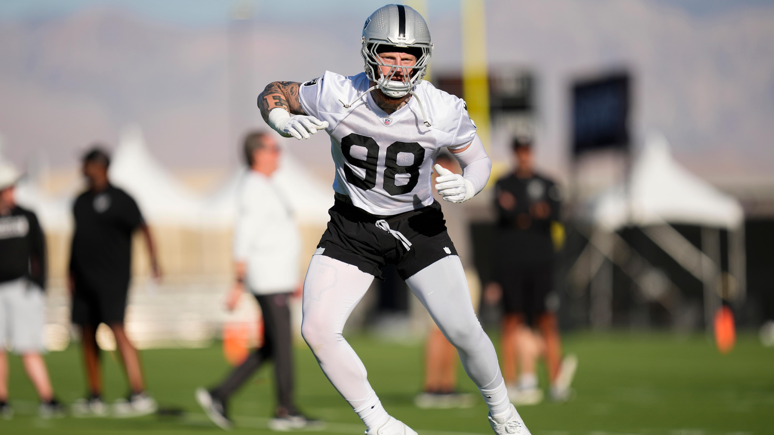 Maxx, Kirk Get Chippy at Practice