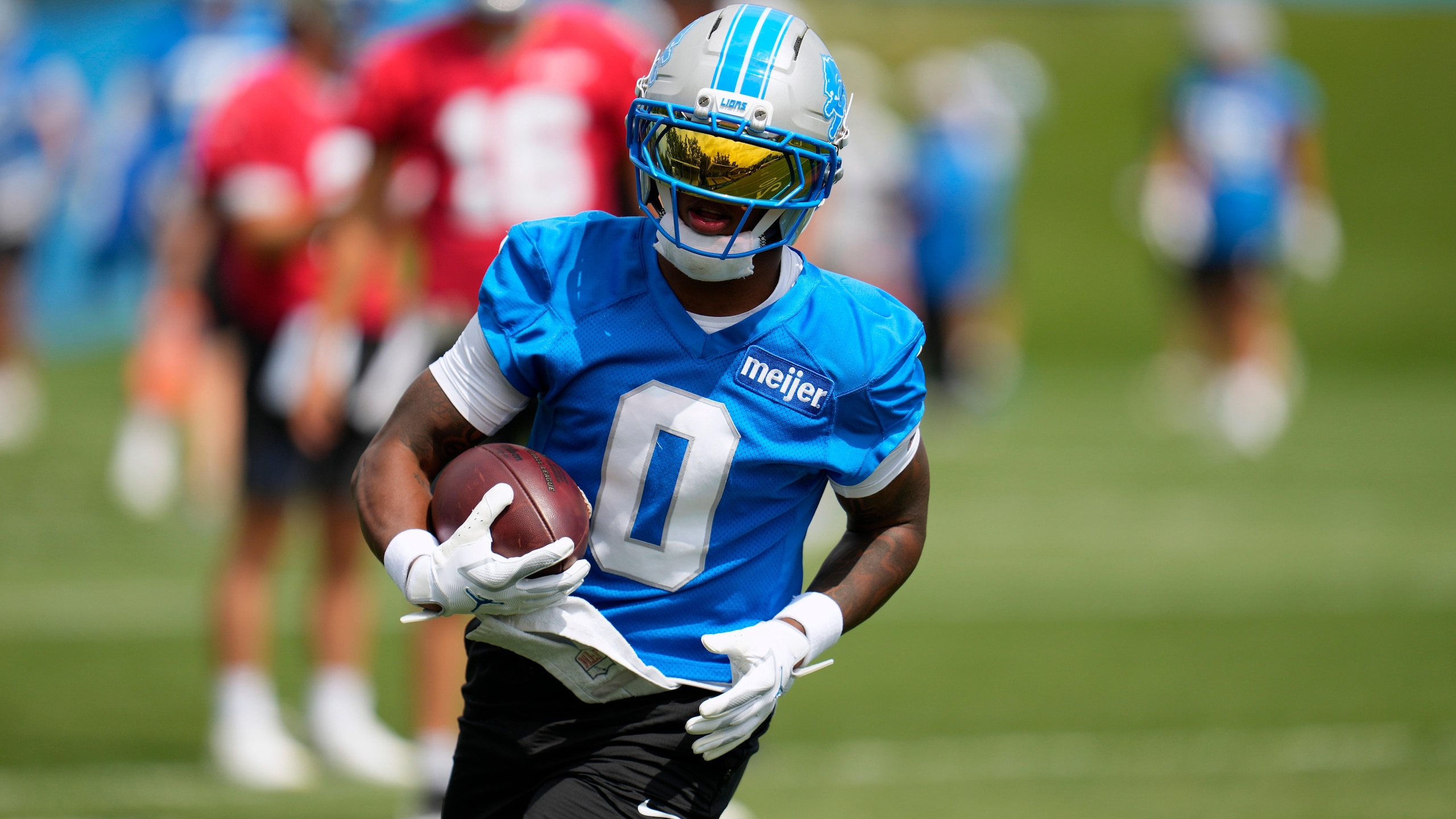 Lions Camp Football