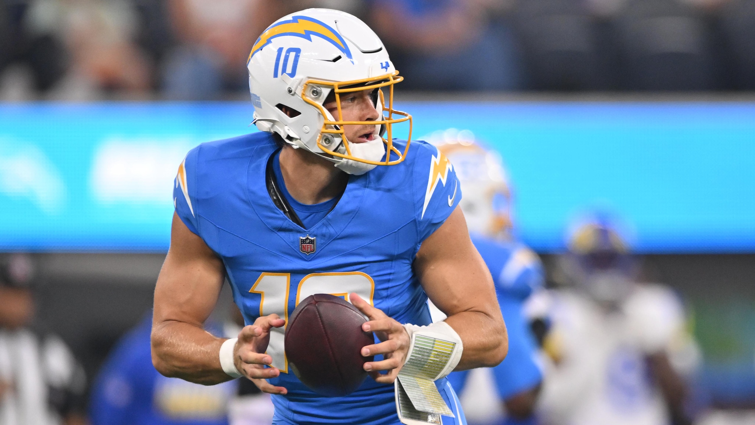 Rams Chargers Football