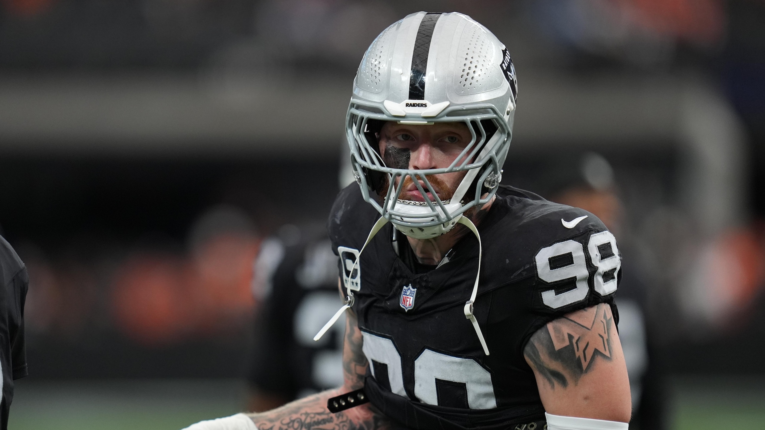 Broncos Raiders Football