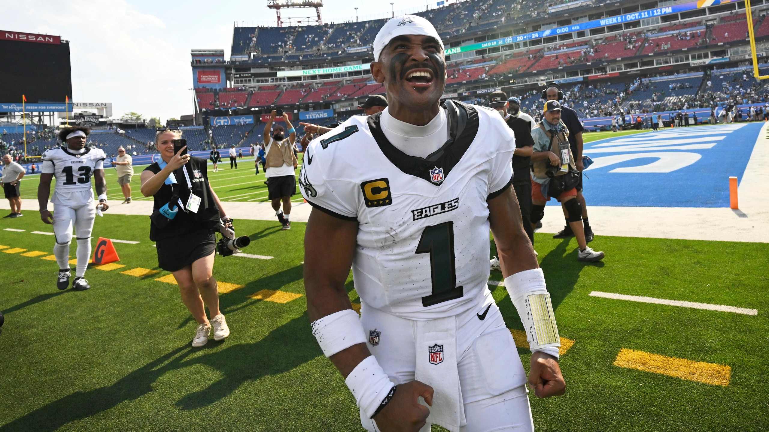 Eagles Titans Football
