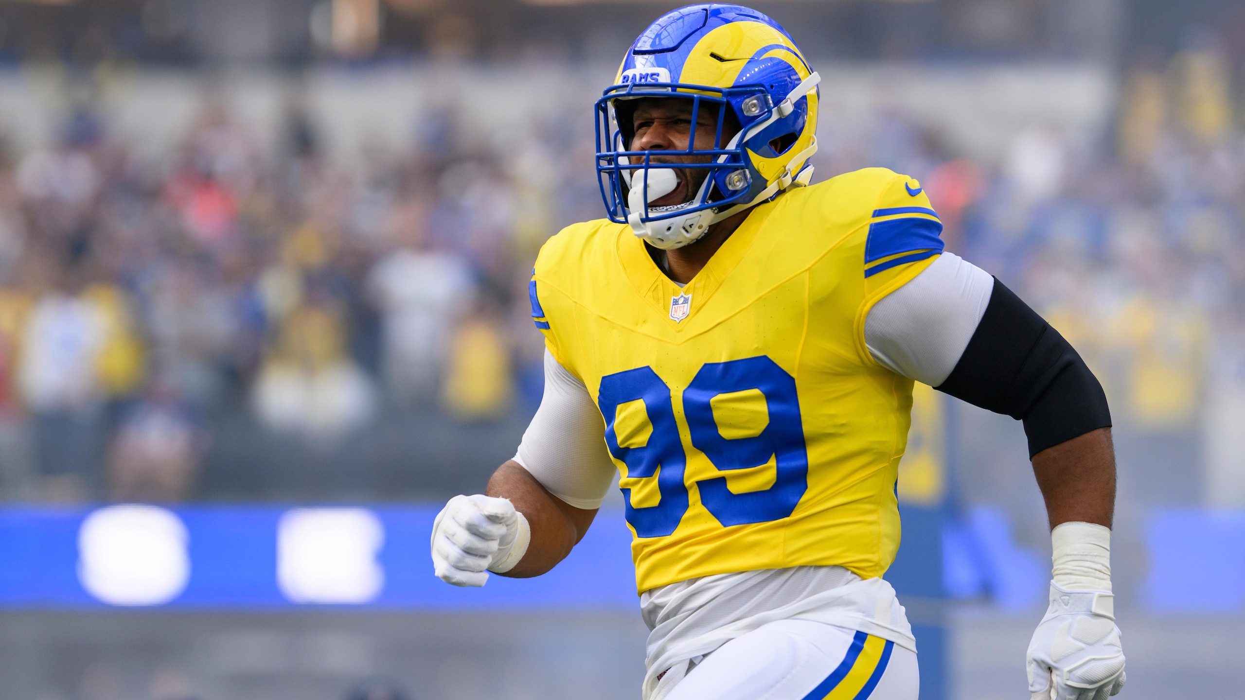 Giants Rams Football