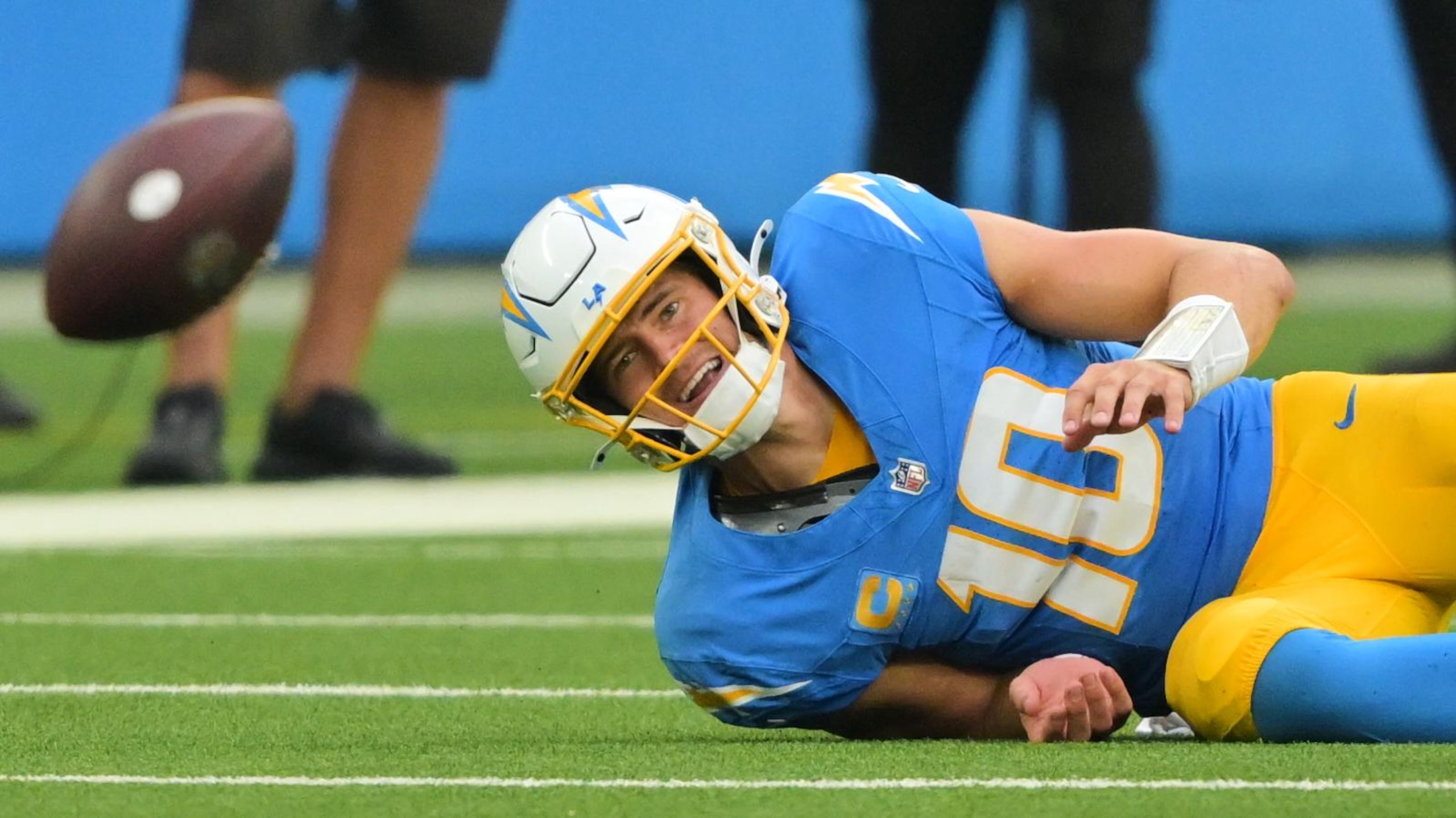 Raiders Chargers Football