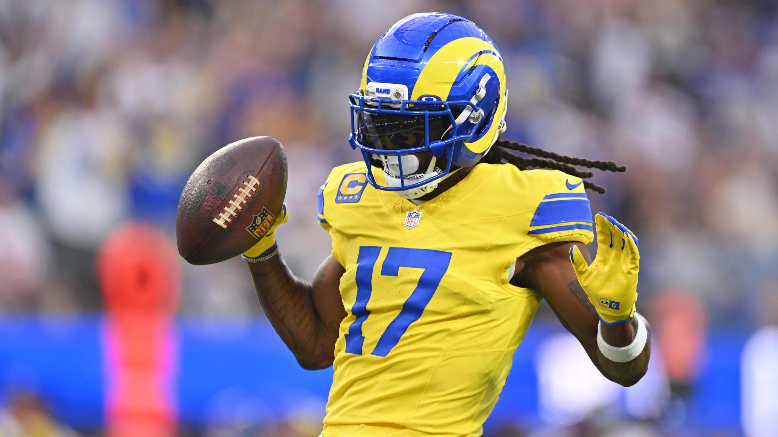 Giants Rams Football
